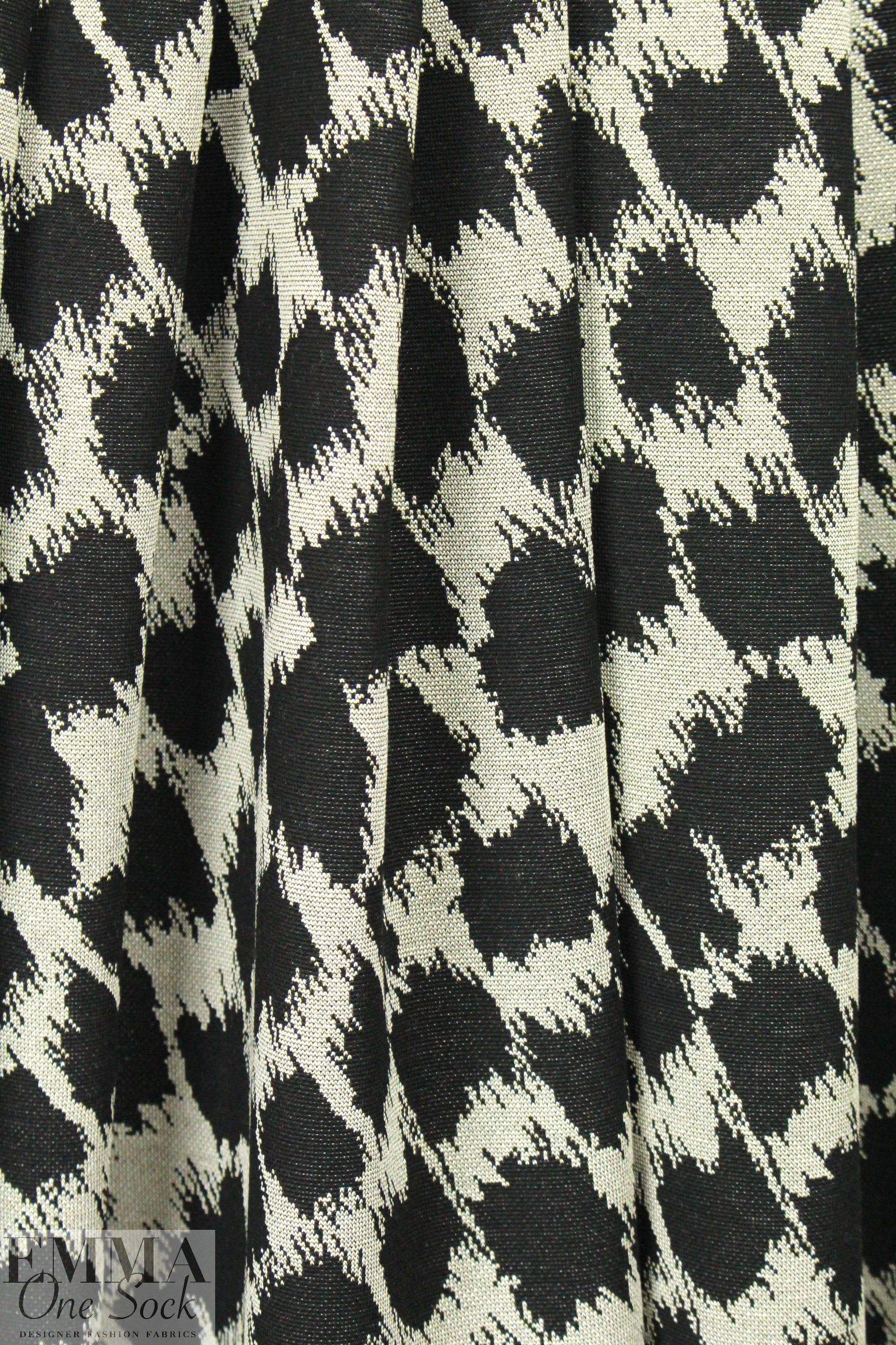 famous designer jacquard doubleknit - black/pewter 2 yd