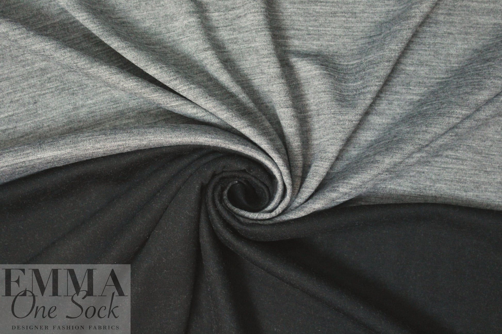 NY designer reversible 2-ply knit - black/gray .875 yds