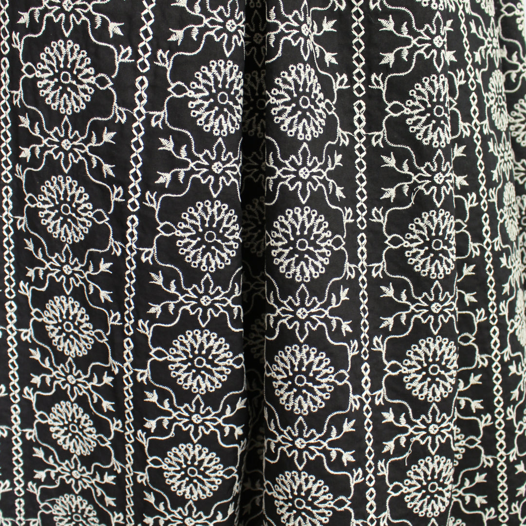 flowery embroidered cotton eyelet - black/ivory