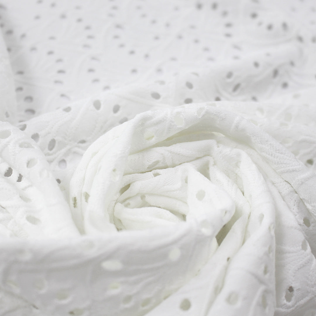 'floral scallop' eyelet stitch knit - soft white 1.75 yd