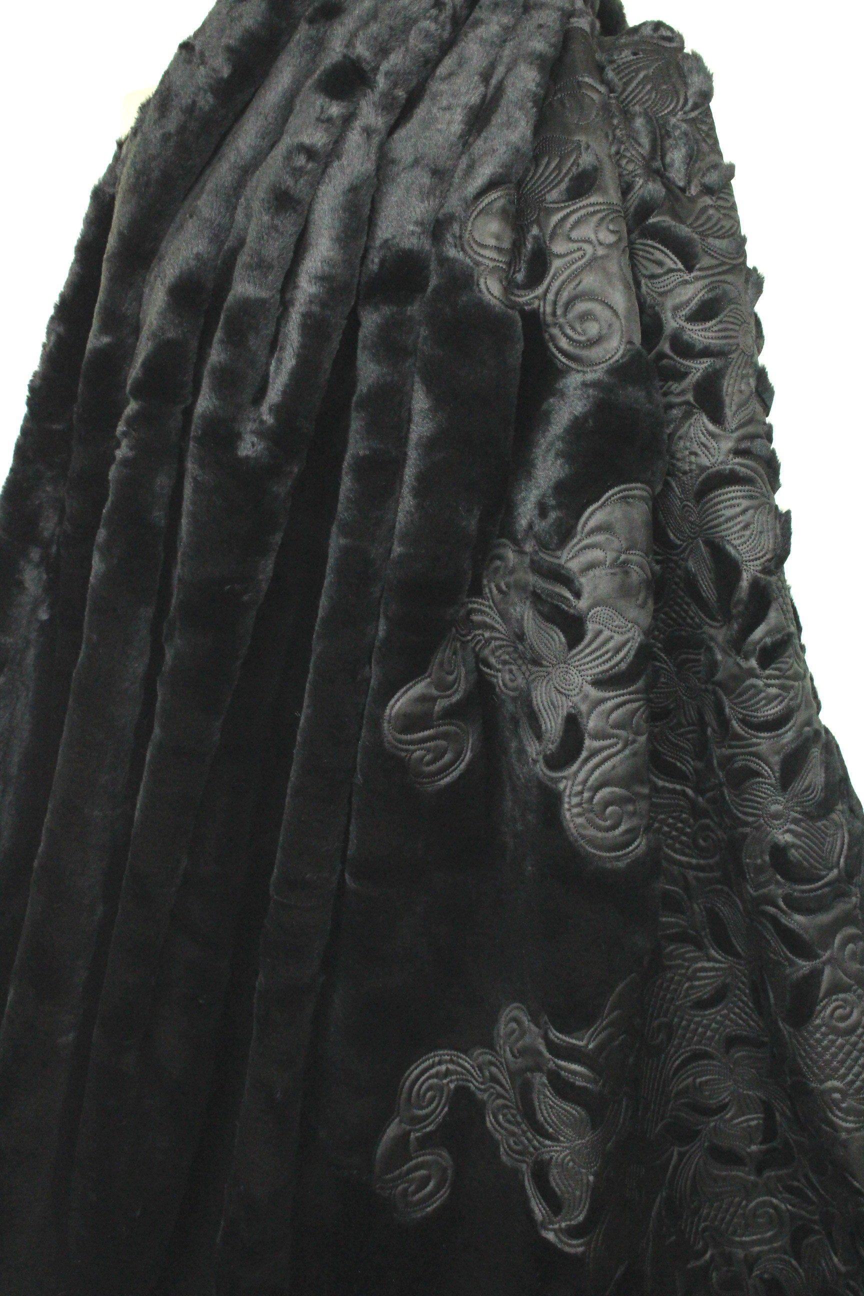 Italian faux fur with leather-look applique' border 2.5 yd