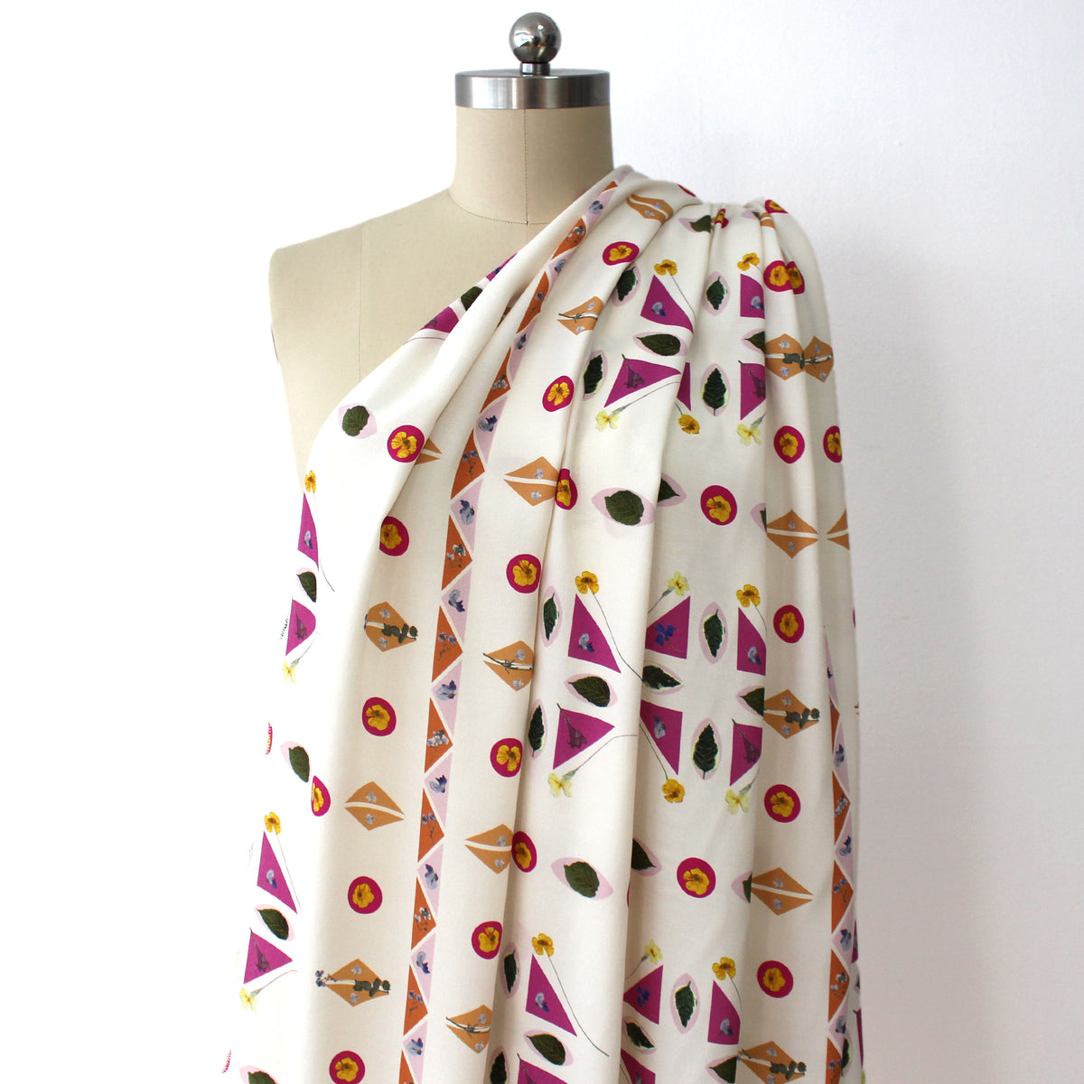 viscose crepe, printed blouseweight 'wildflower collection'