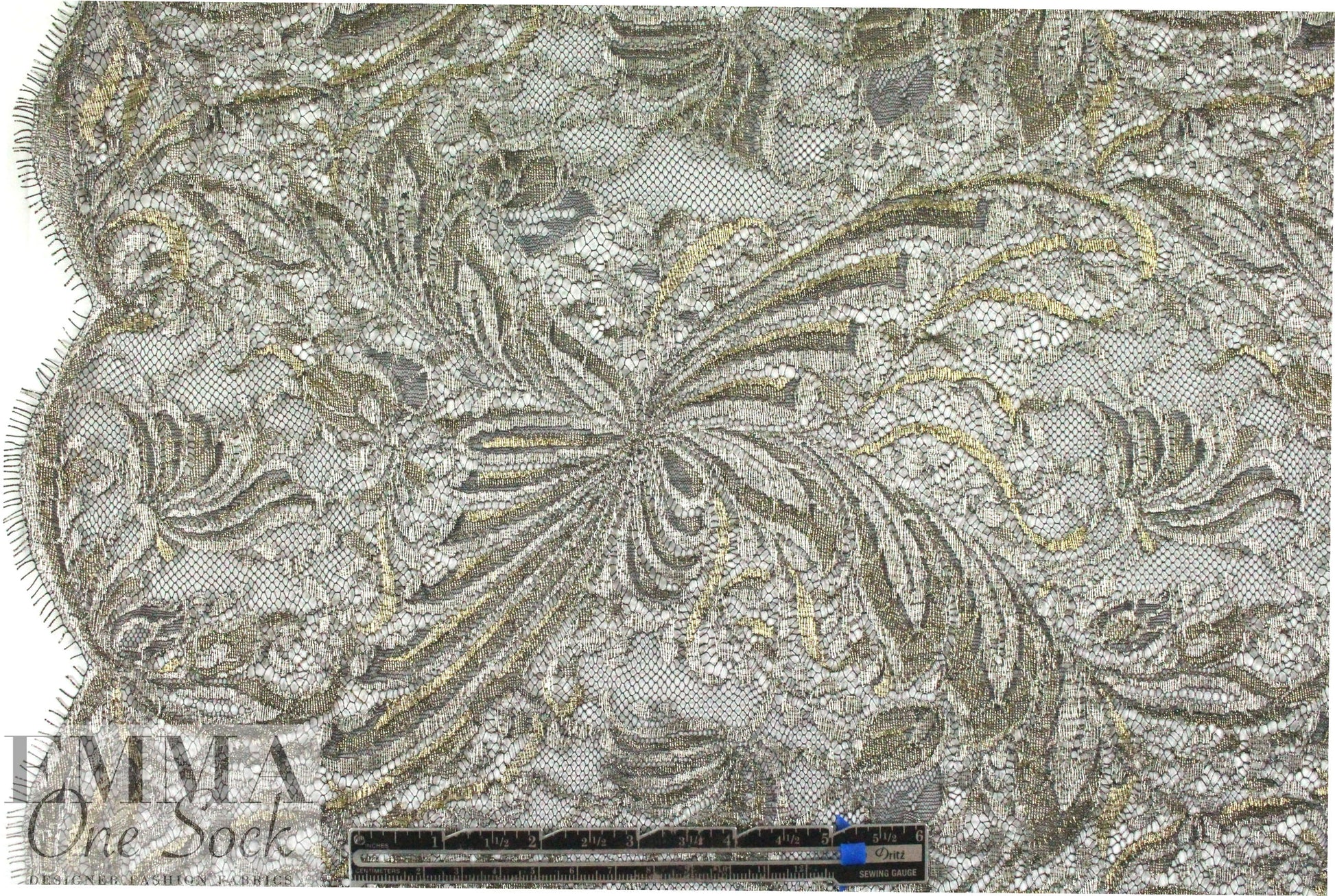 Solstiss double scallop chantilly lace - silver/gold