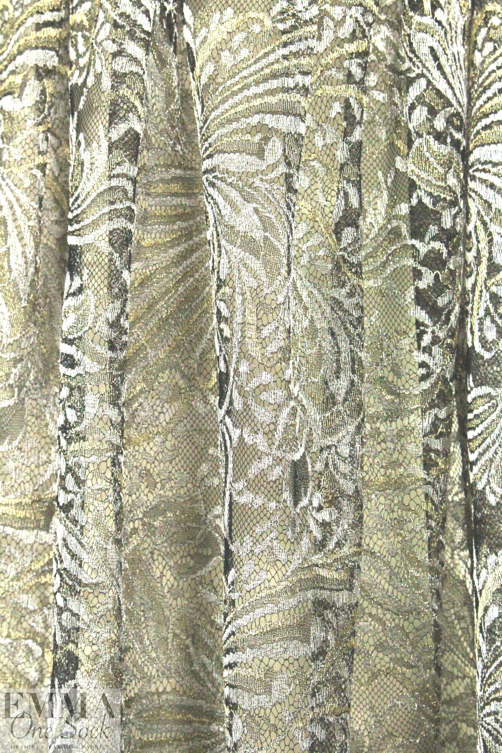 Solstiss double scallop chantilly lace - silver/gold