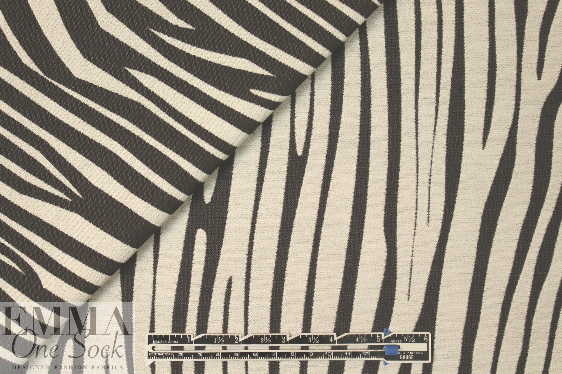 Derek L@m cotton/silk bold jacquard suiting