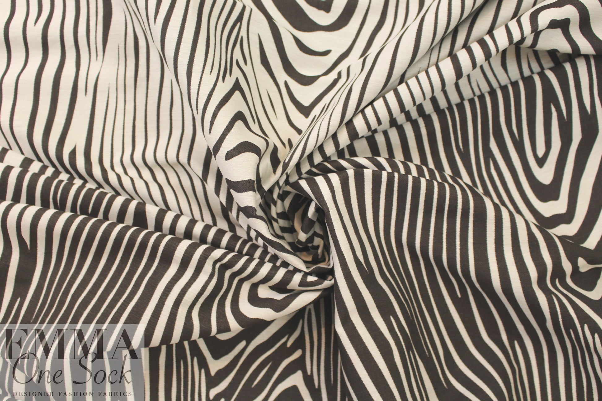 Derek L@m cotton/silk bold jacquard suiting 1 yard