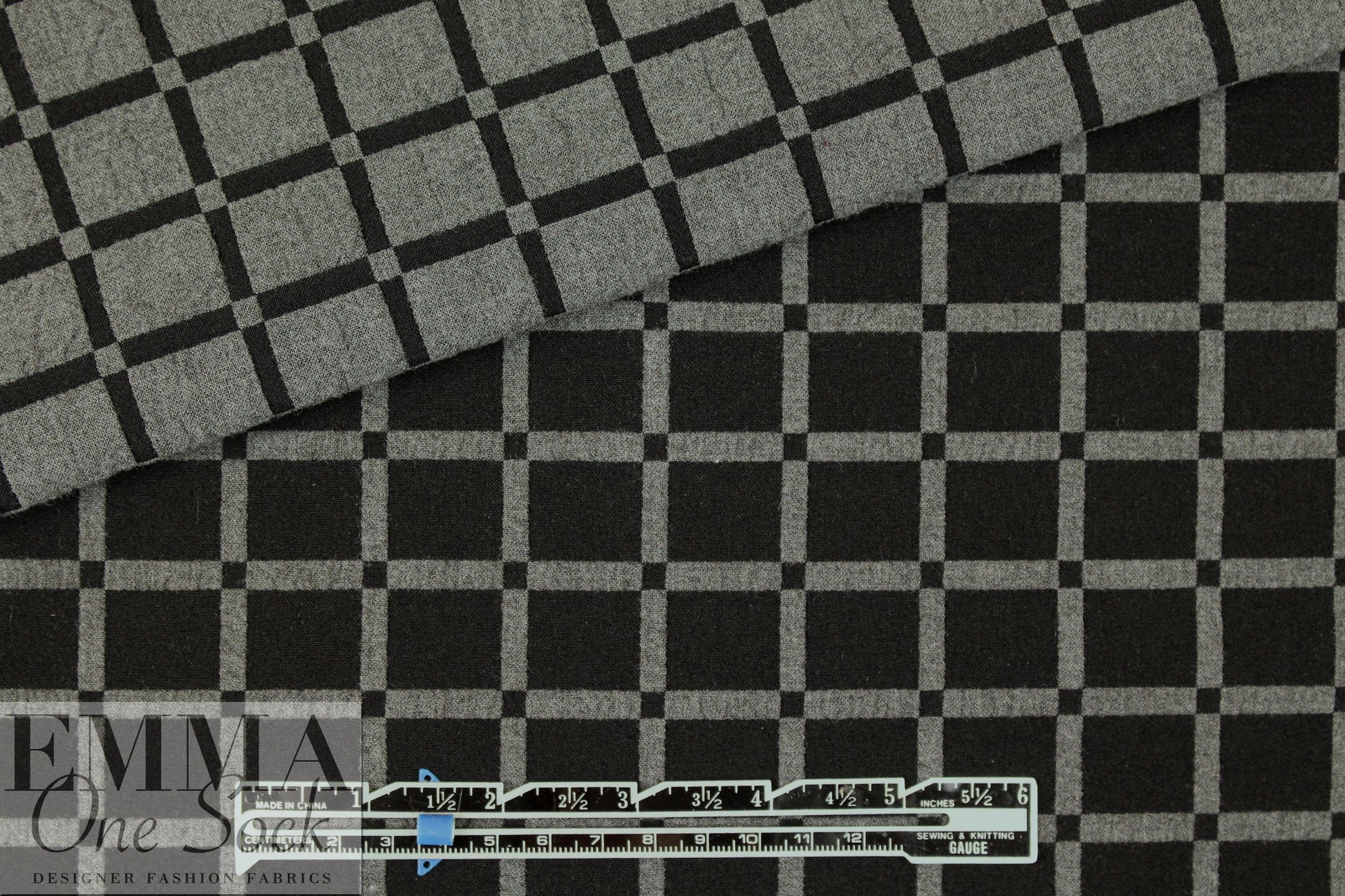 NY designer reversible textured jacquard - blk/gray grid