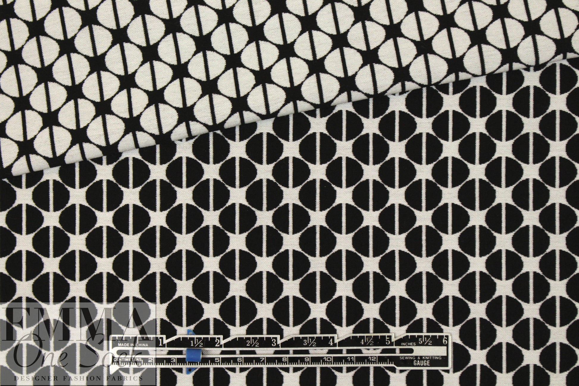 NY designer reversible vertical stretch jacquard - blk/wht