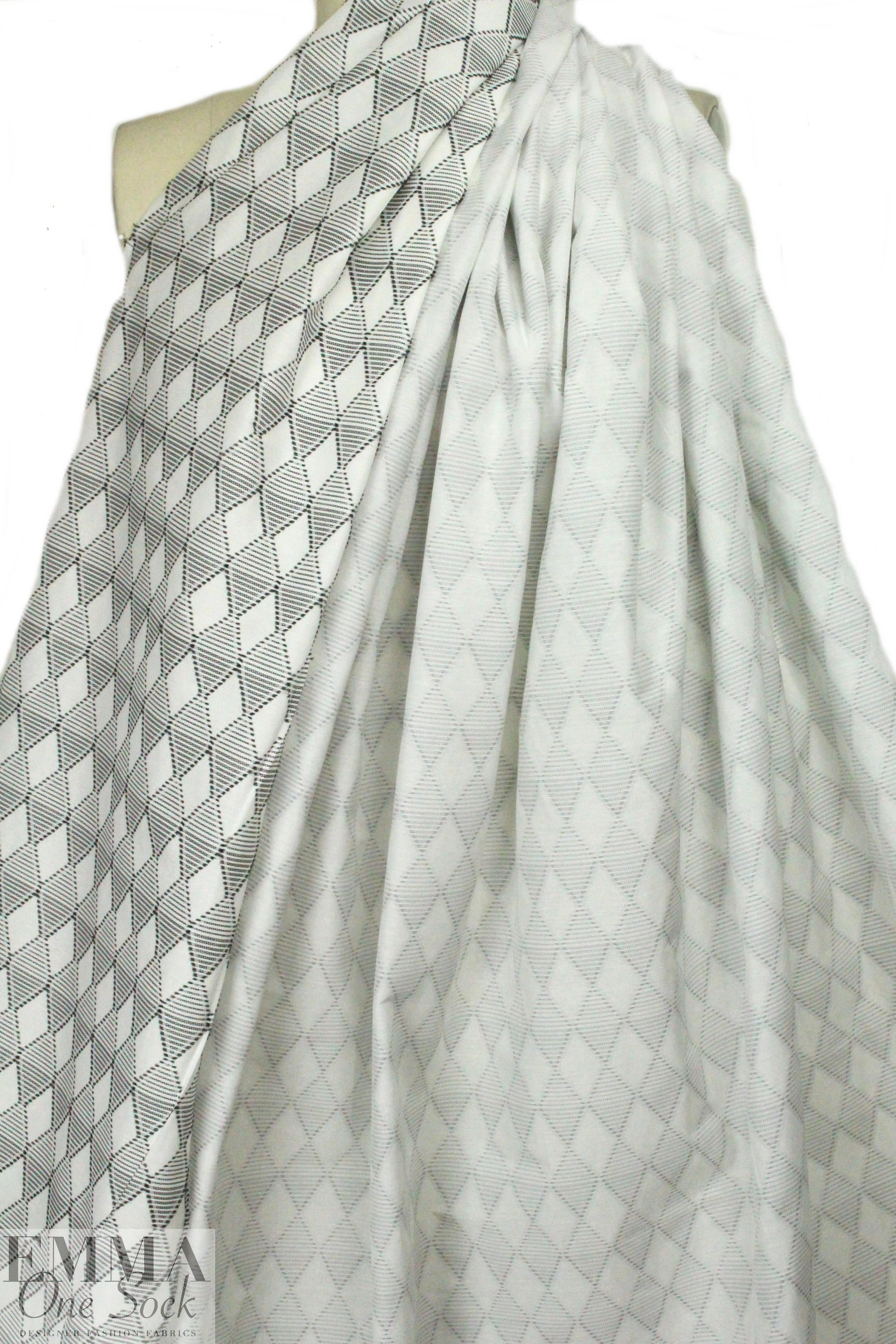 The0ry black/white cotton diamond clipped weave 1.875 yd