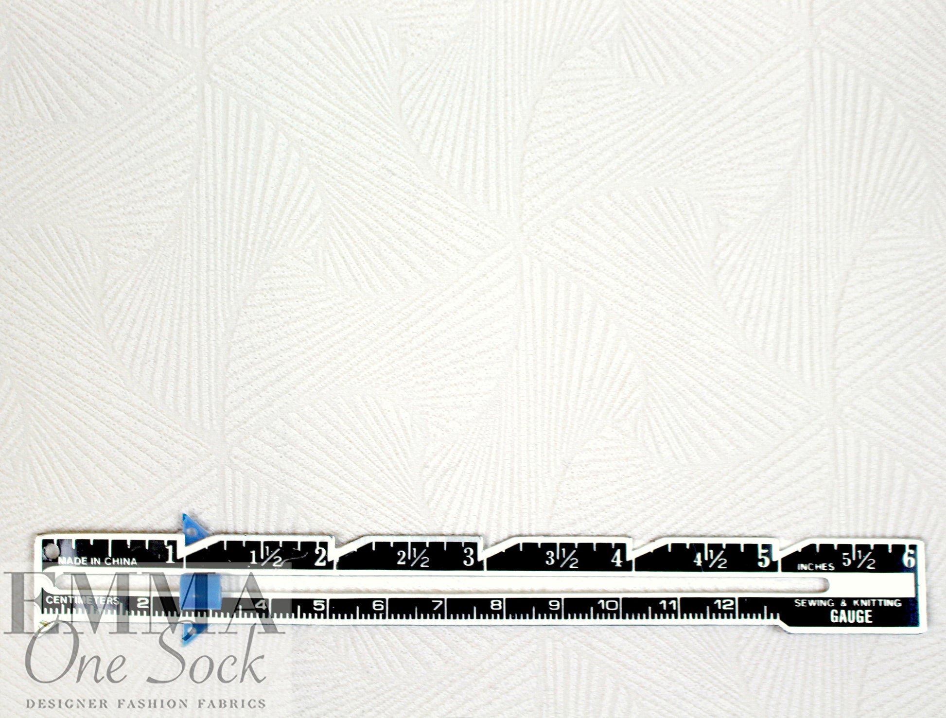 French shell graphic textured jacquard knit - creamy white 1.5 yds