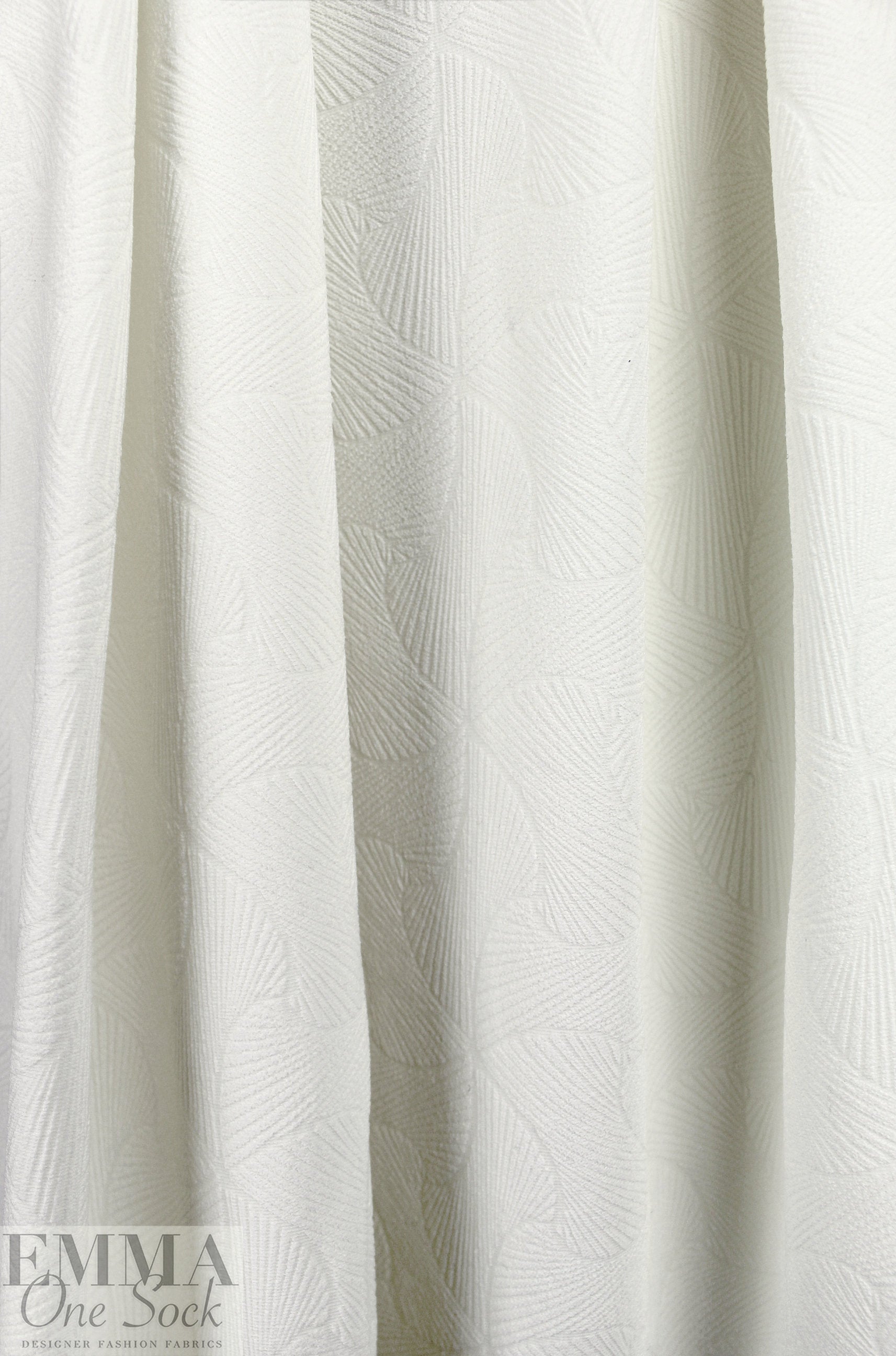 French shell graphic textured jacquard knit - creamy white 1.5 yds