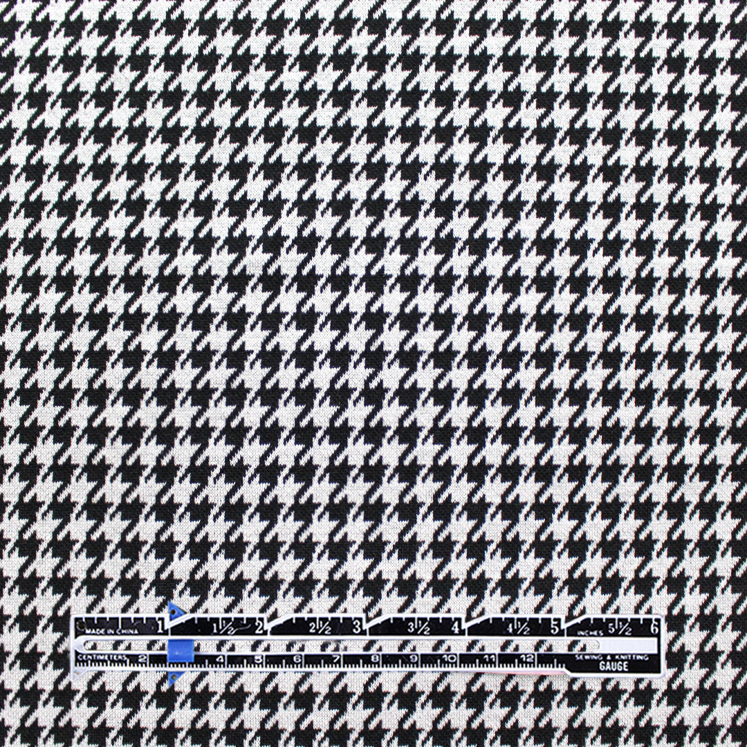 Italian yarn dyed houndstooth jacquard knit - black/white .625 yds