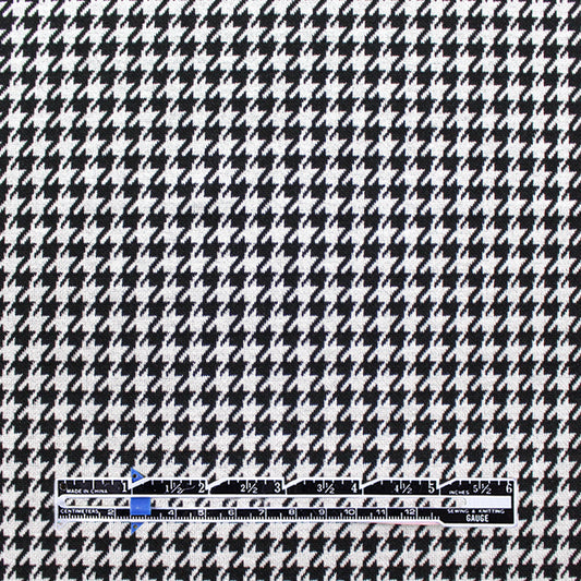 Italian yarn dyed houndstooth jacquard knit - black/white .625 yds
