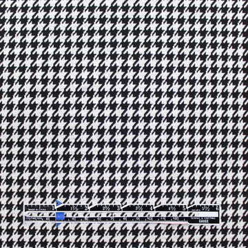 Italian yarn dyed houndstooth jacquard knit - black/white 2.125 yd