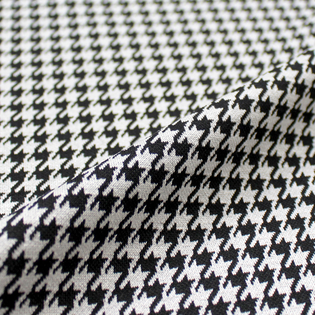 Italian yarn dyed houndstooth jacquard knit - black/white .625 yds