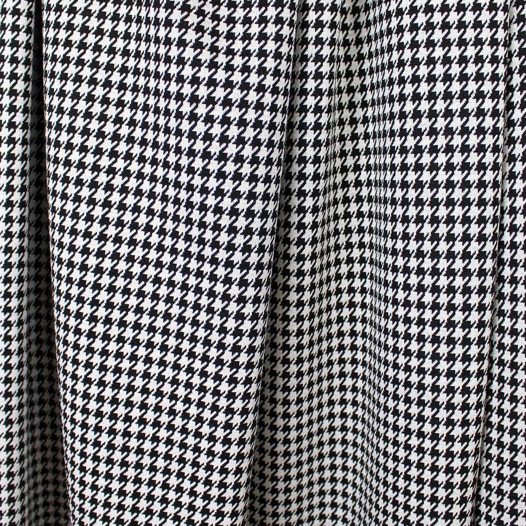 yarn-dyed cotton blend houndstooth jacquard knit - black/white