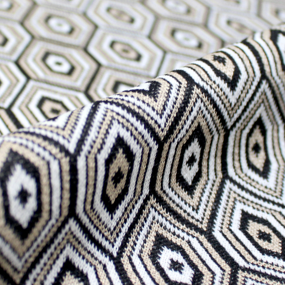 Italian yarn dyed 'diamondback' jacquard knit 2 yd