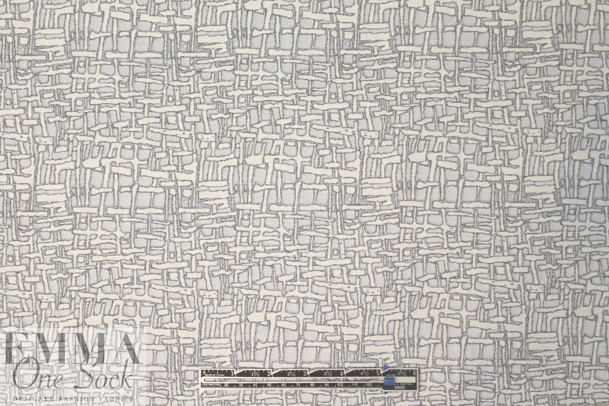 NY designer gray/cream graphic stretch reversible jacquard