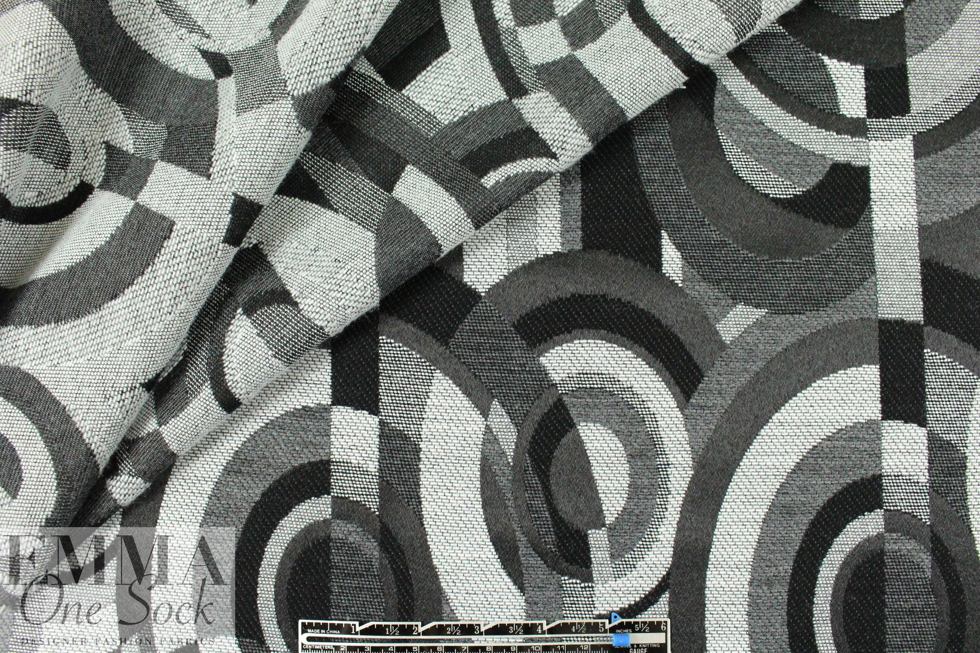 Italian 'cubist circles' jacquard suiting/coating 1.66 yd