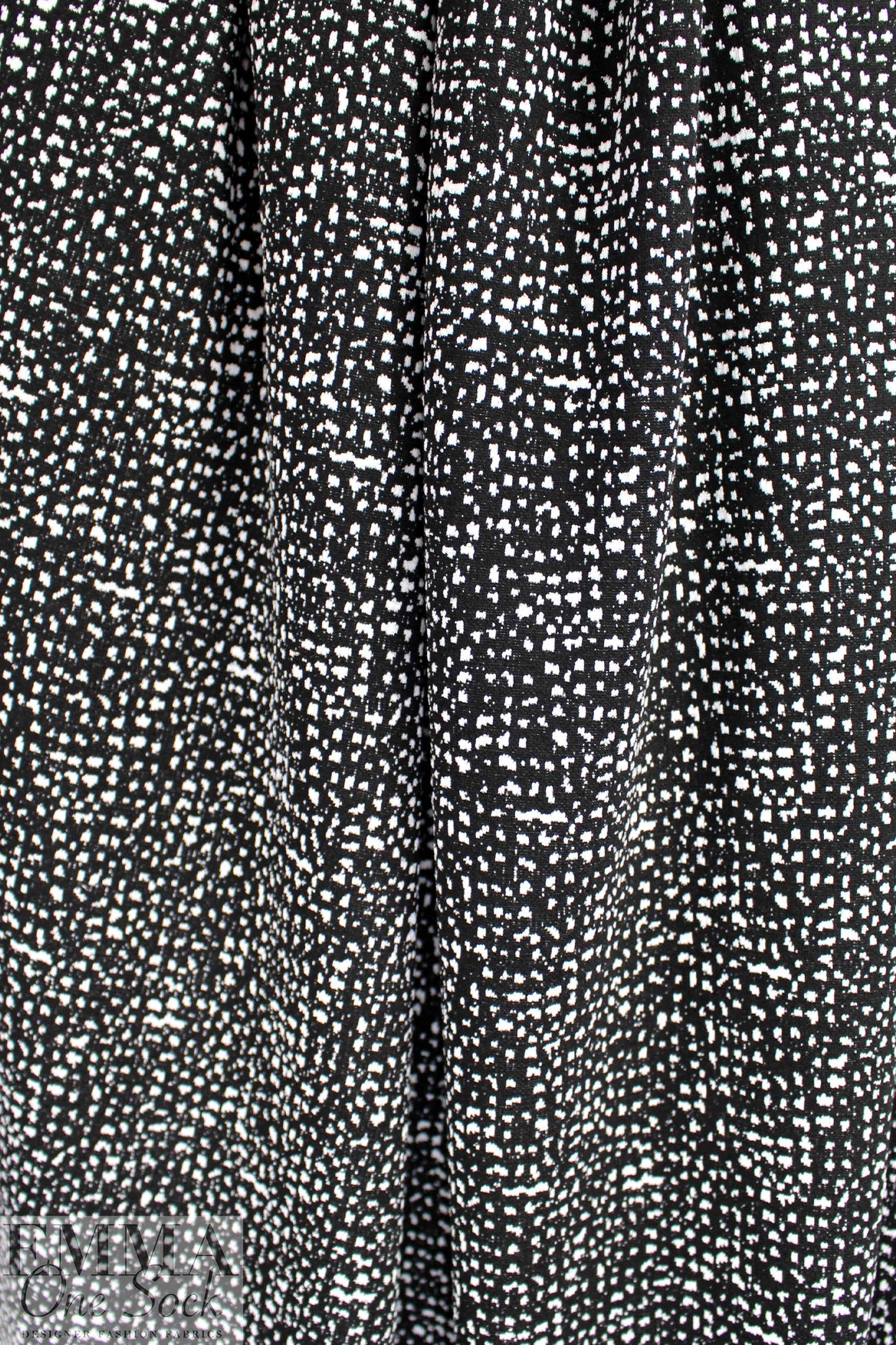 black/white 'dauby dots' doubleknit, Oeko-Tex cert. 2 yd