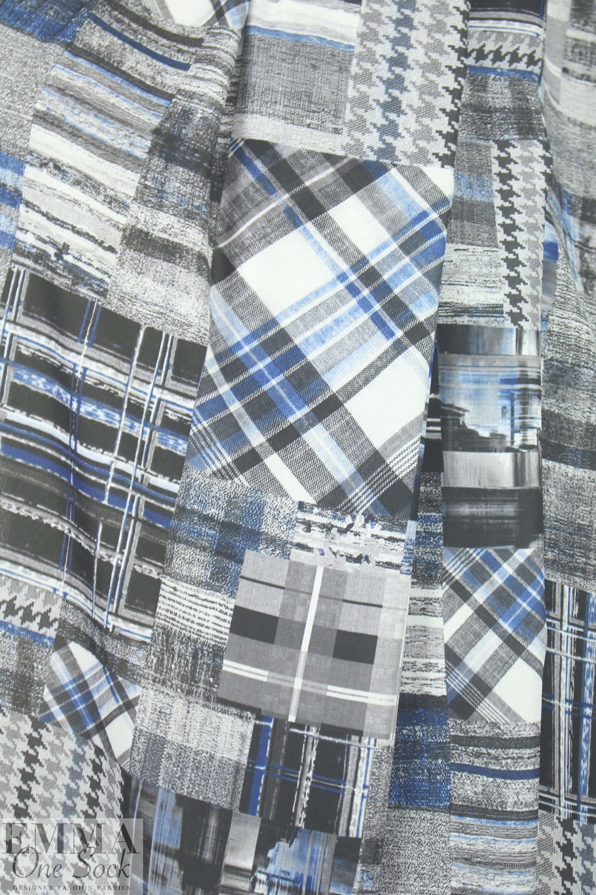 textiles patchwork poly crepe print - blue/gray 1.66 yds
