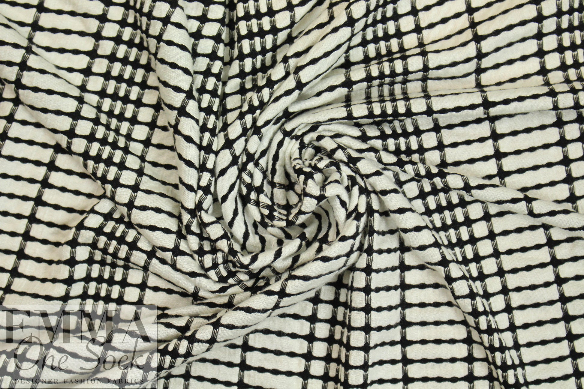 CA designer black/ivory yarn-dye grid novelty knit 2 yds