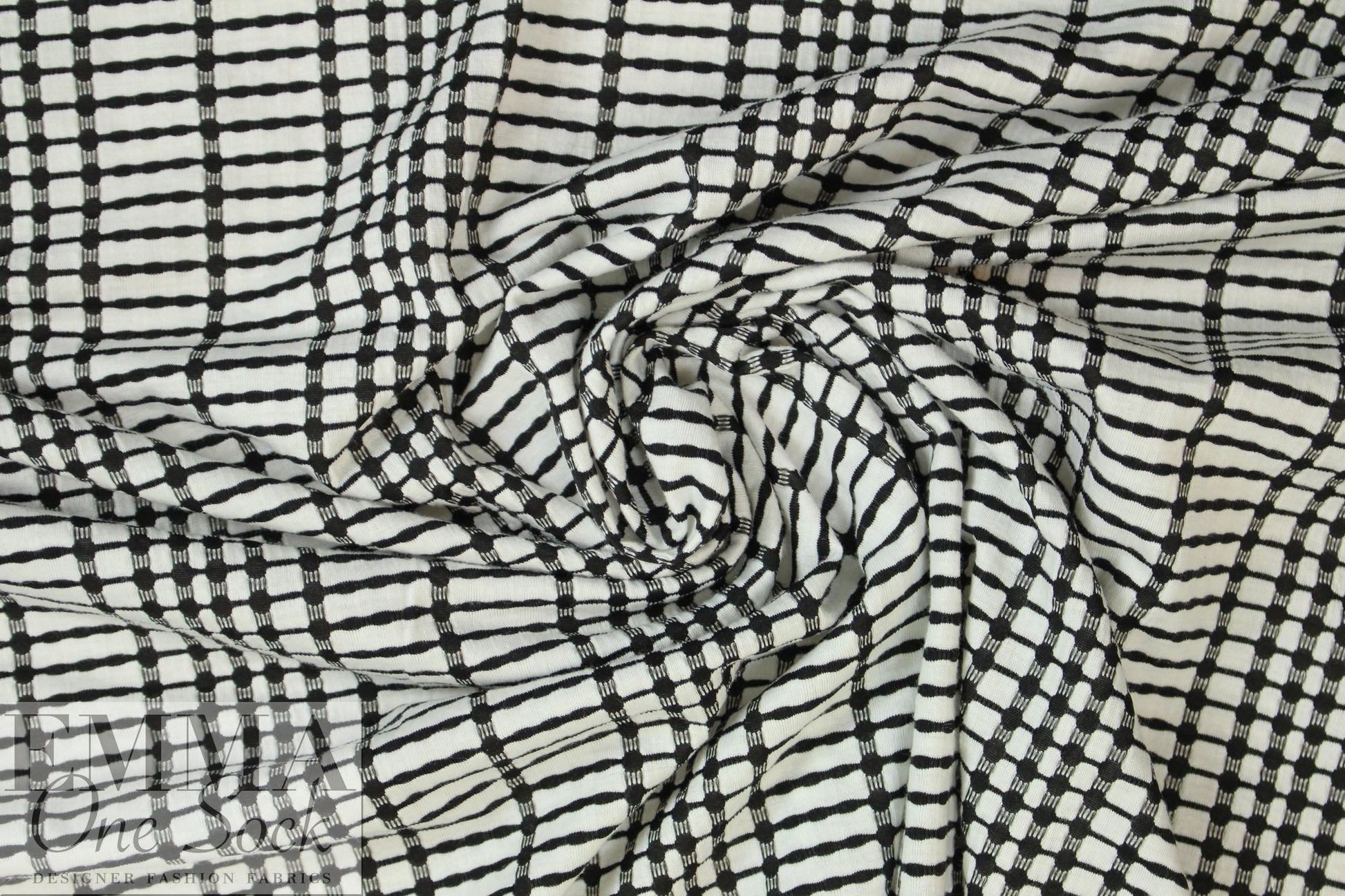 CA designer black/white yarn-dye grid novelty knit .75 yds