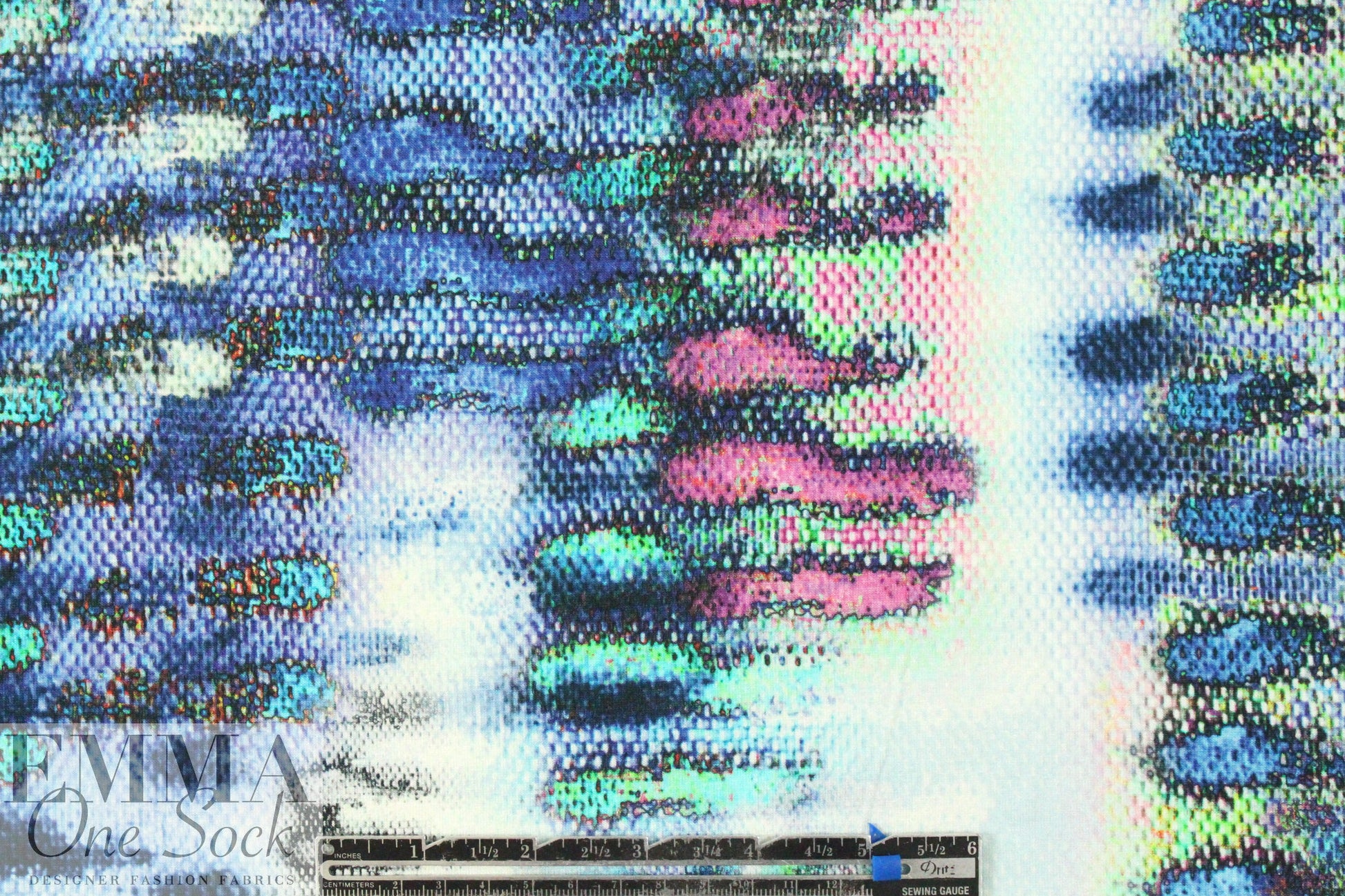Italian cellular abstract viscose/lycra knit