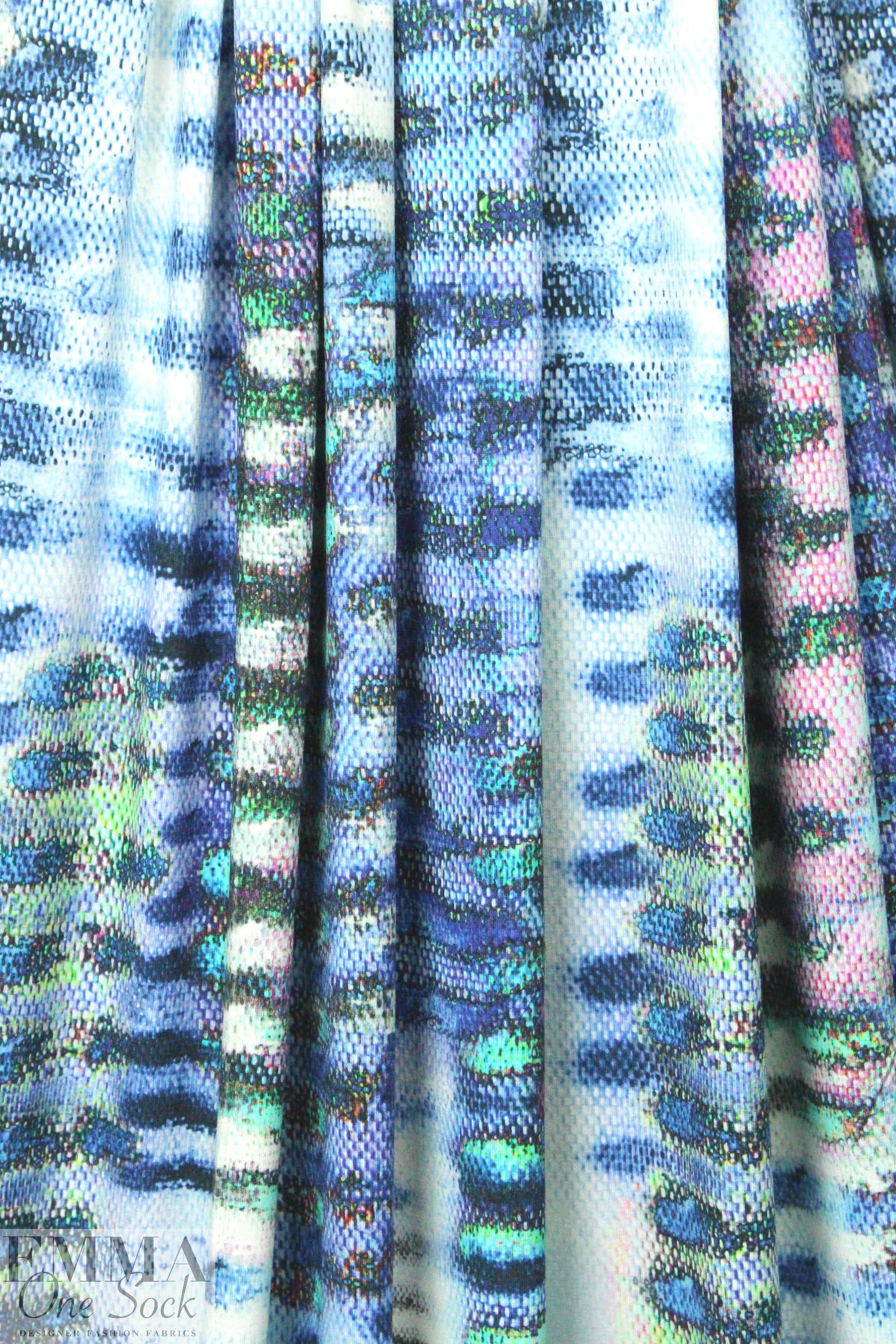 Italian cellular abstract viscose/lycra knit