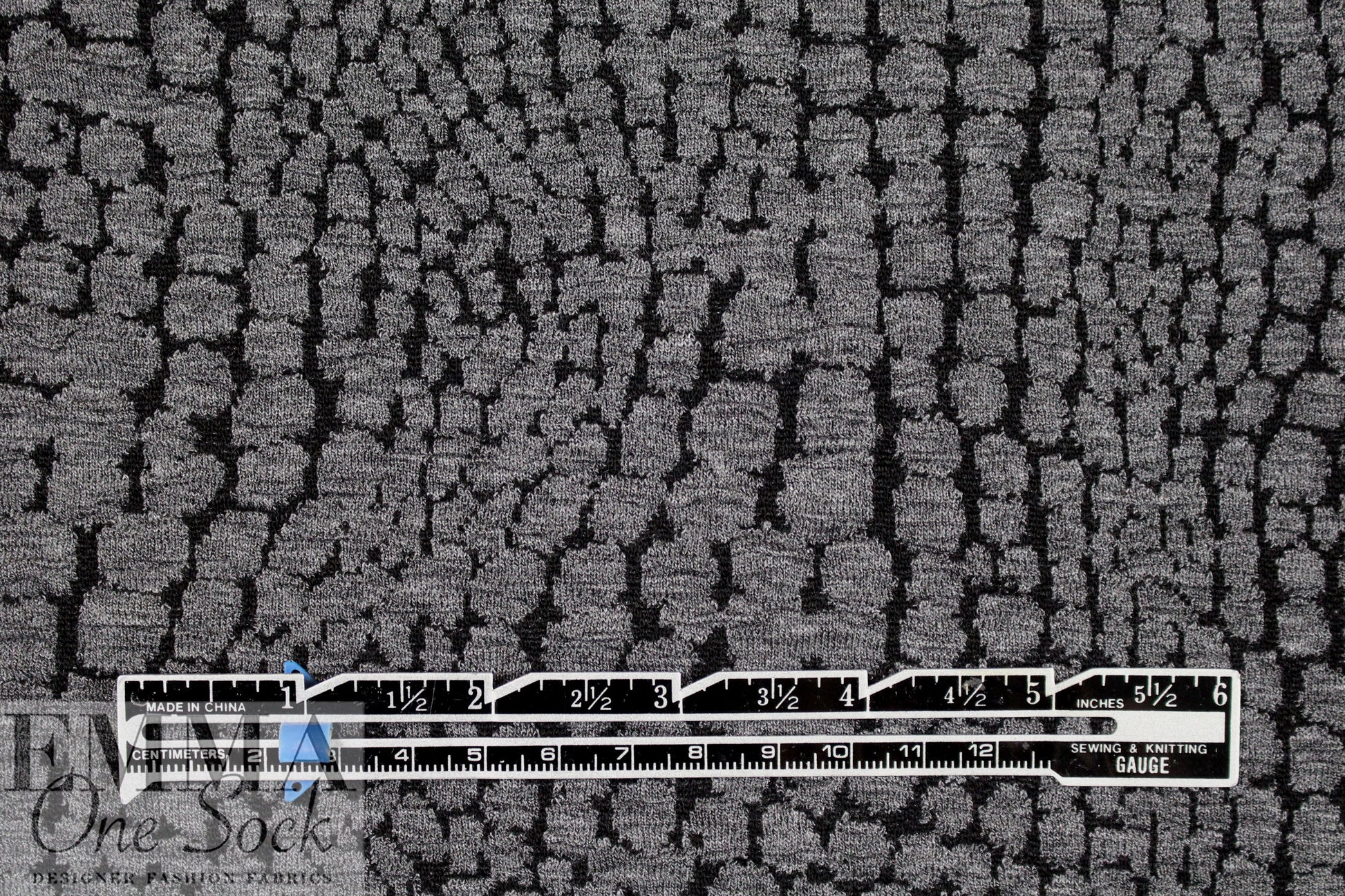CA designer jacquard doubleknit - gray/black 'reptile' .625 yds