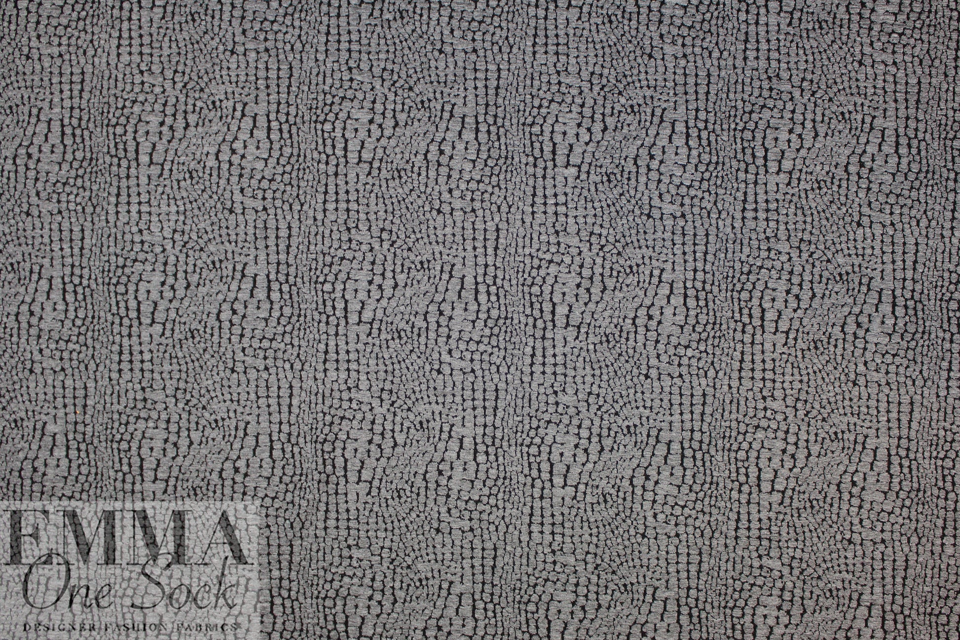 CA designer jacquard doubleknit - gray/black 'reptile' .625 yds