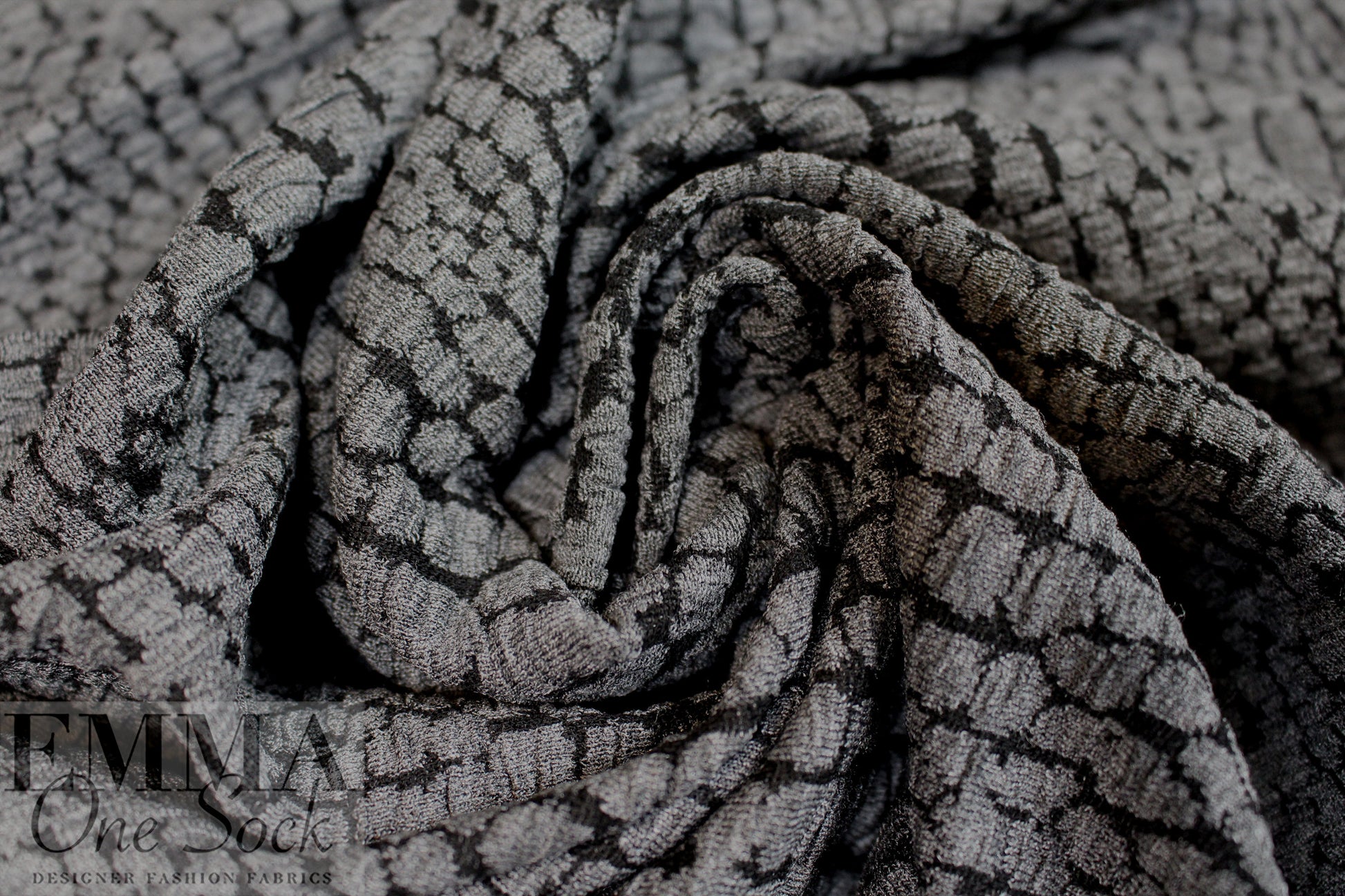CA designer jacquard doubleknit - gray/black 'reptile' .625 yds
