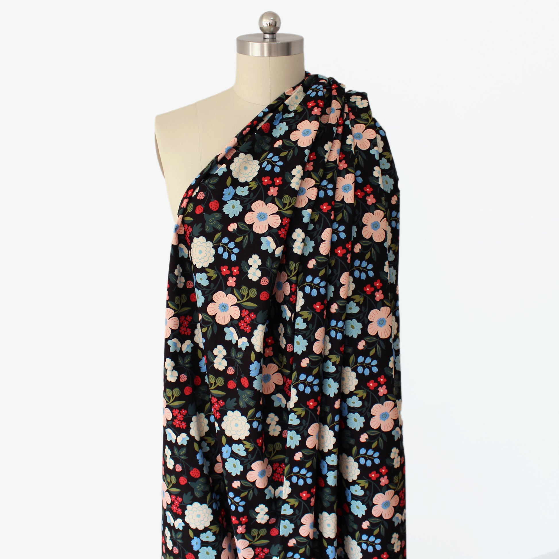 KOKKA 'Sopo' botanical cotton oxford - black