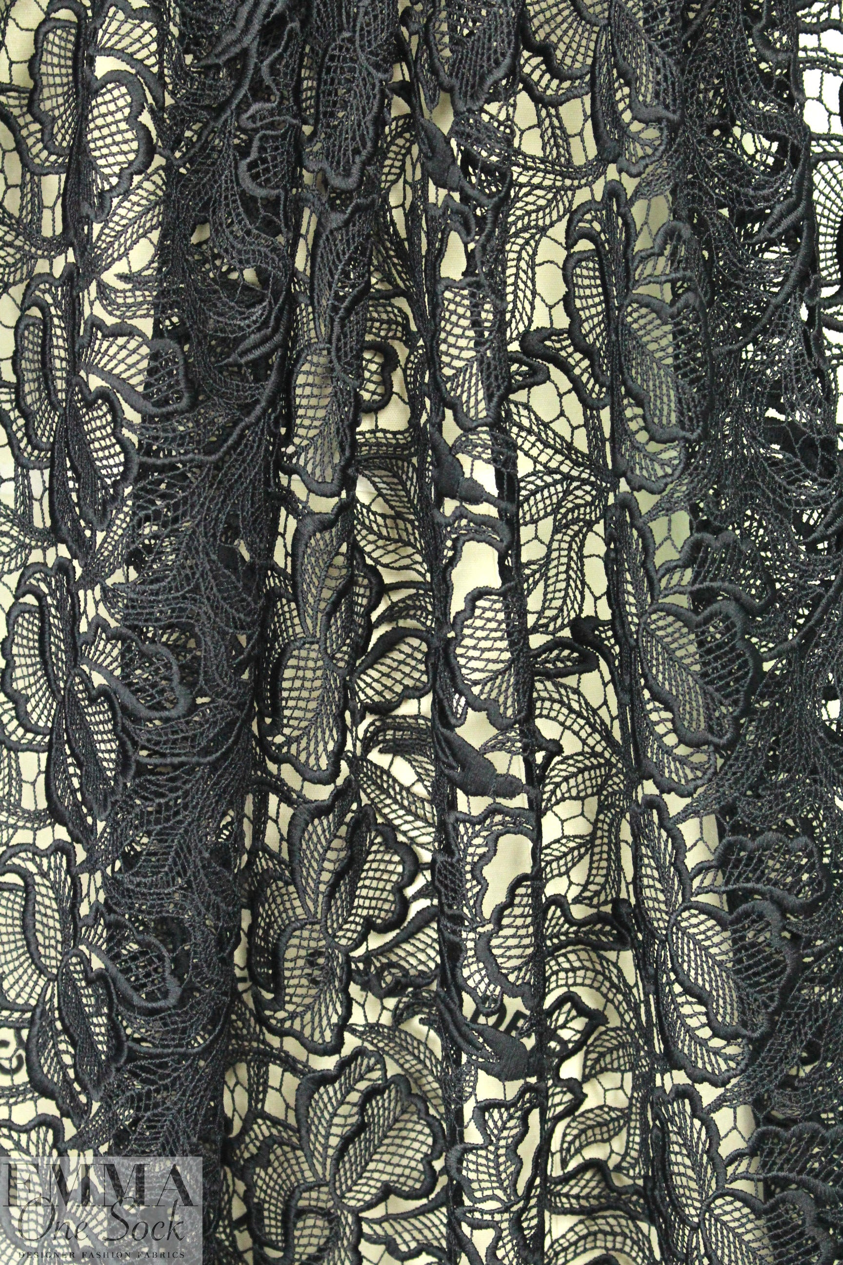 famous designer double scallop guipure lace - black