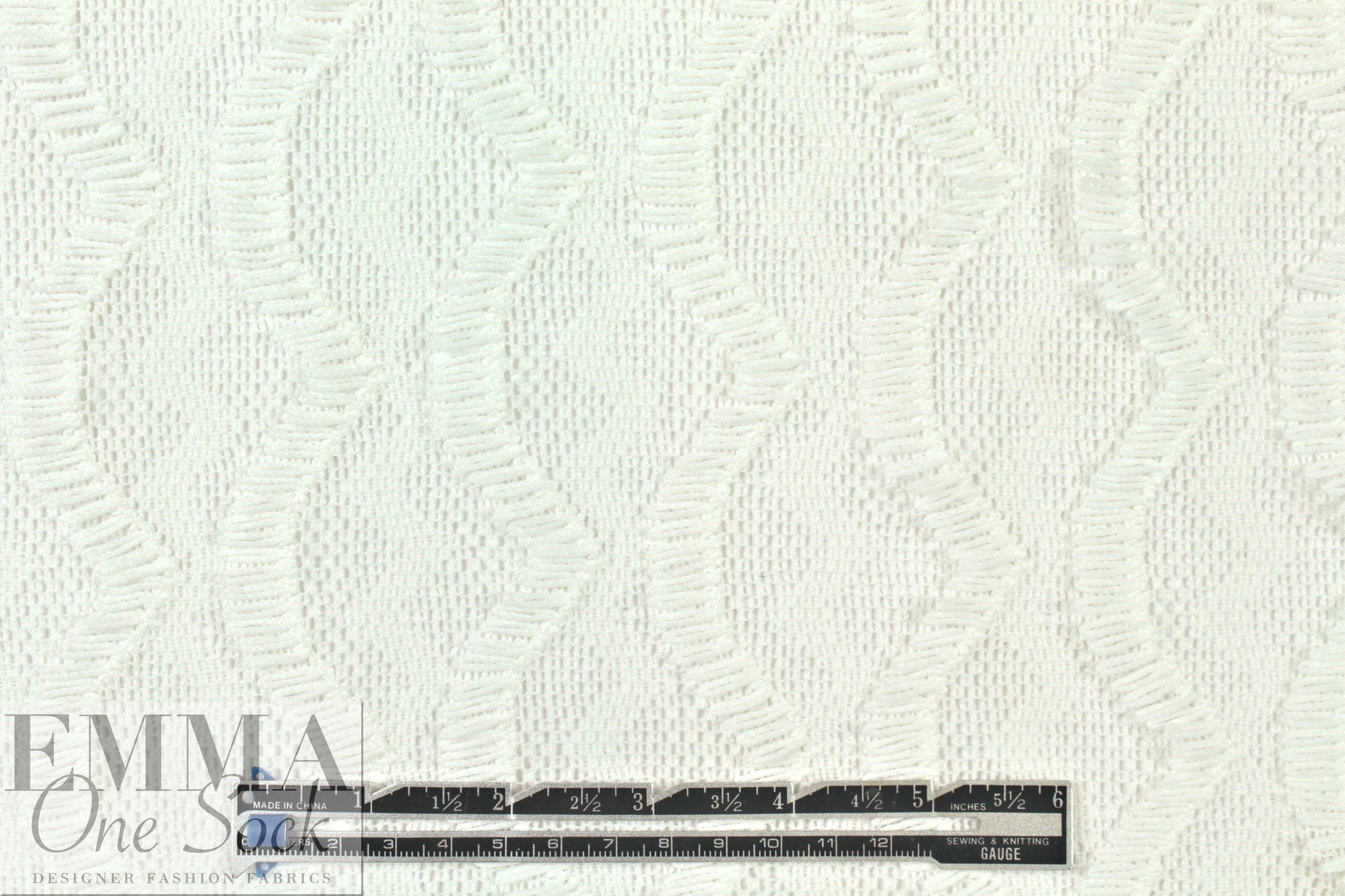 LA designer creamy white fringed, scalloped fancy lace 2.5 yd