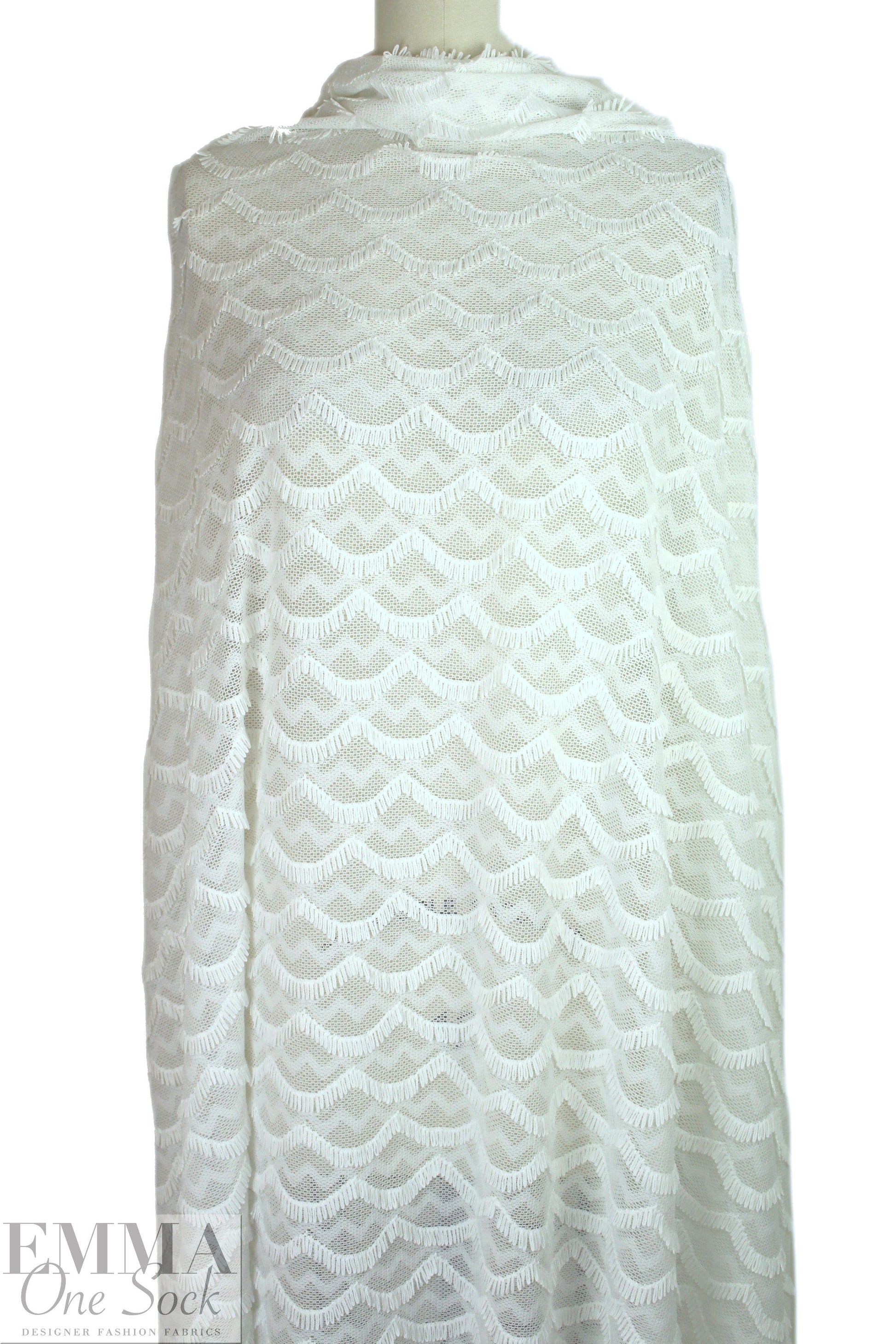 LA designer creamy white fringed, scalloped fancy lace 2.5 yd
