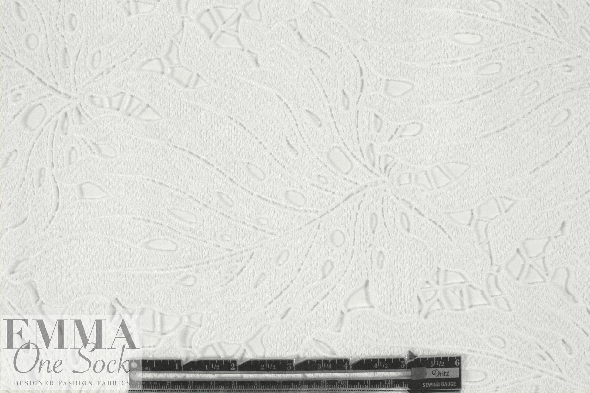 Monique Lhui11er leaf design guipure lace - white 1.5 yds