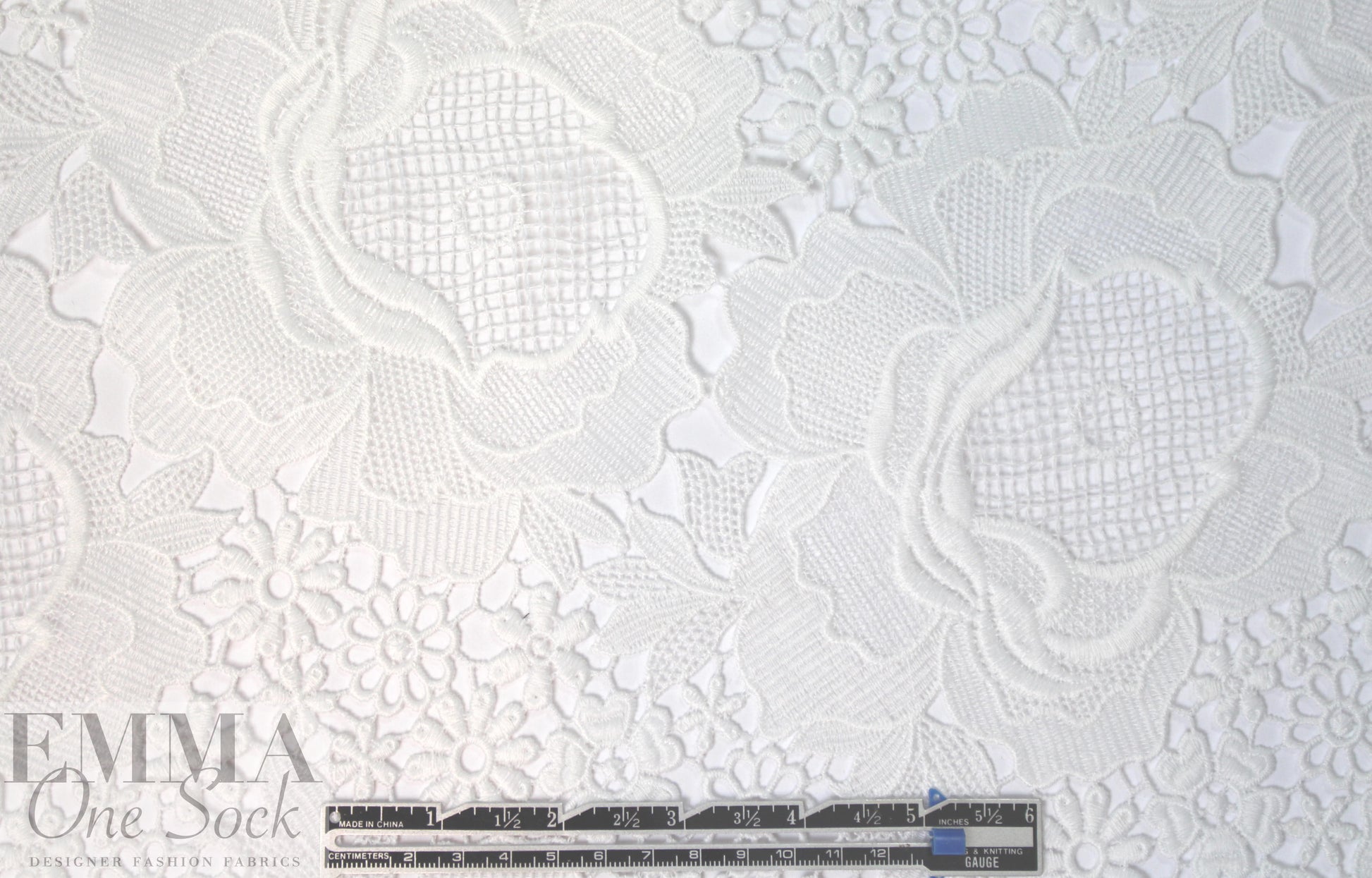 Monique Lhui11er floral guipure lace - white 1.625 yd