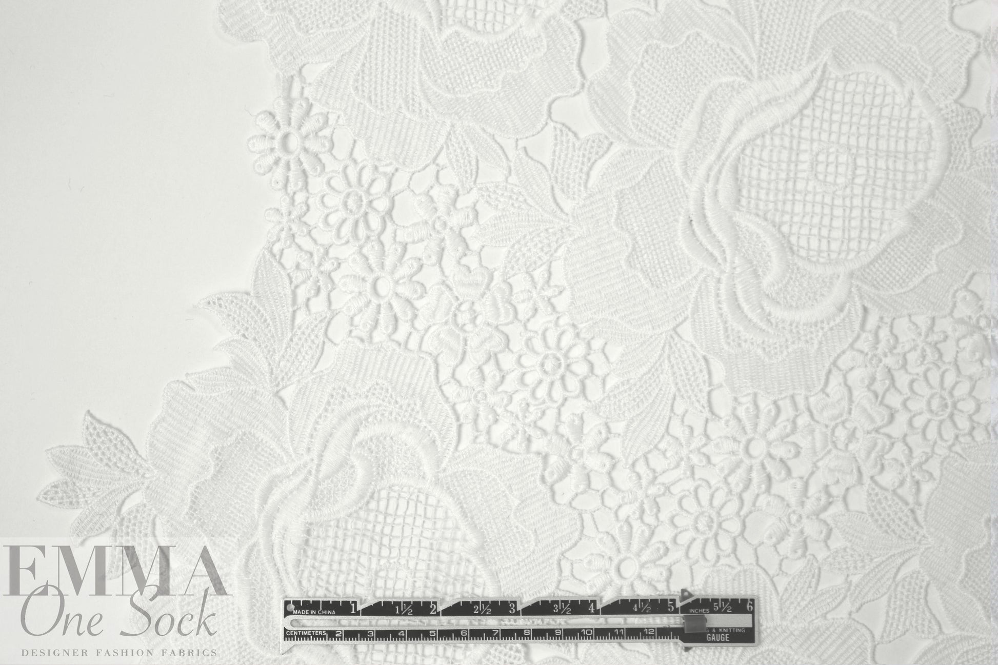 Monique Lhui11er floral guipure lace - white 1.5 yds