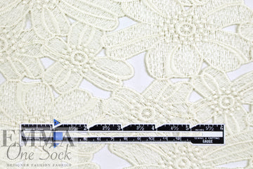 Italian floral guipure lace - cream 1.5 yd