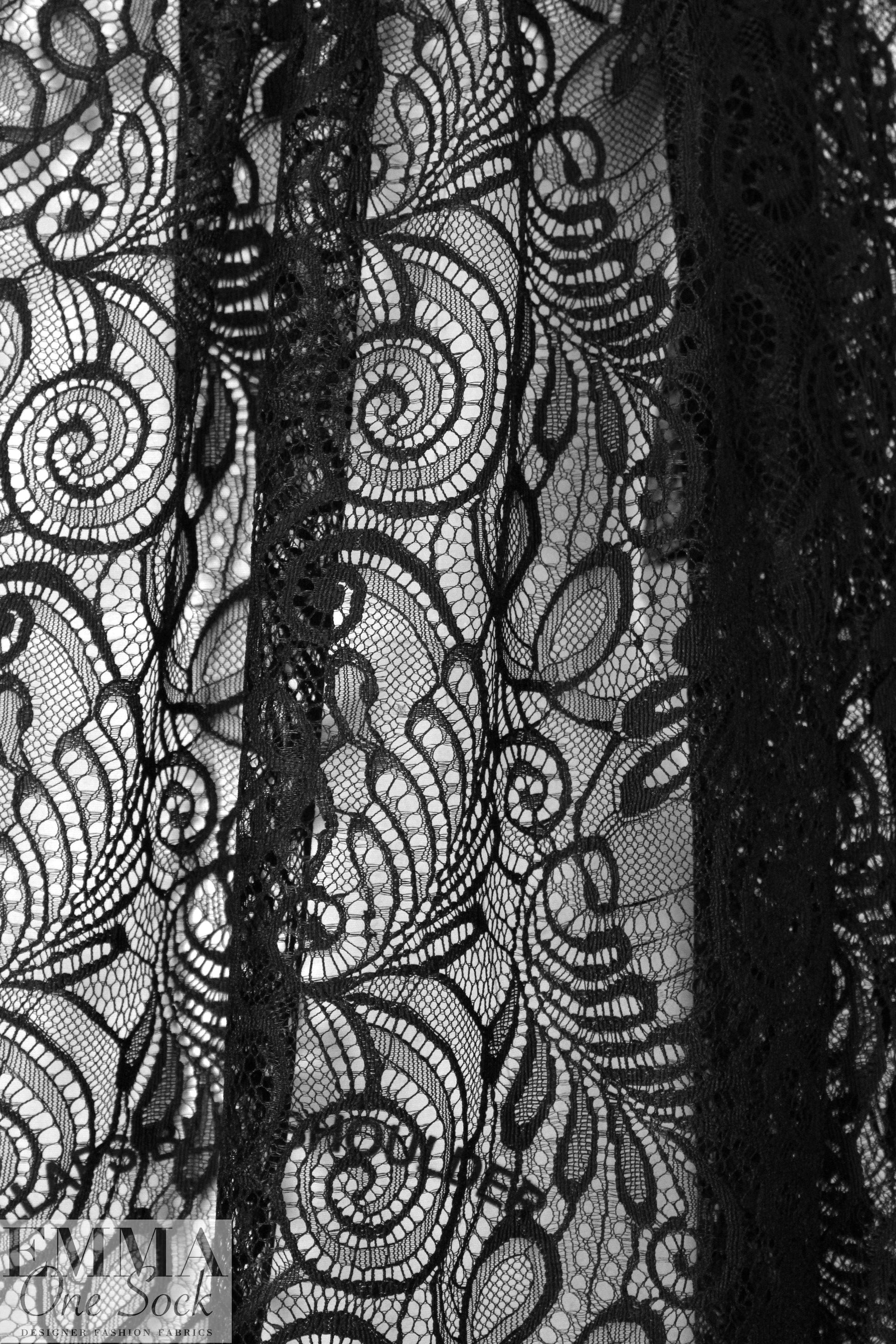 Trin@ Turk decorative swirl lace - black