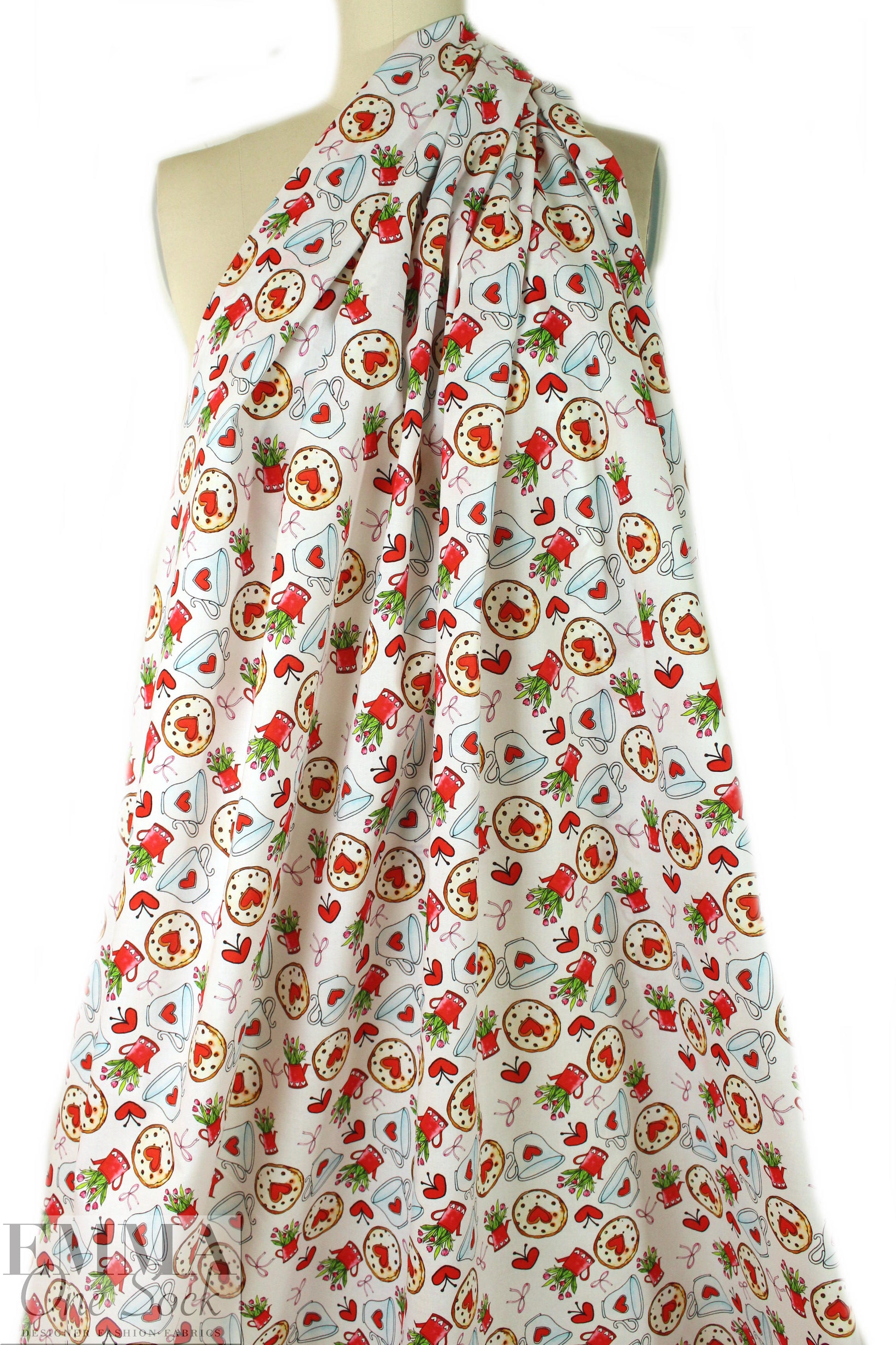 'valentea' cotton lawn - red/green/white 1.66 yd