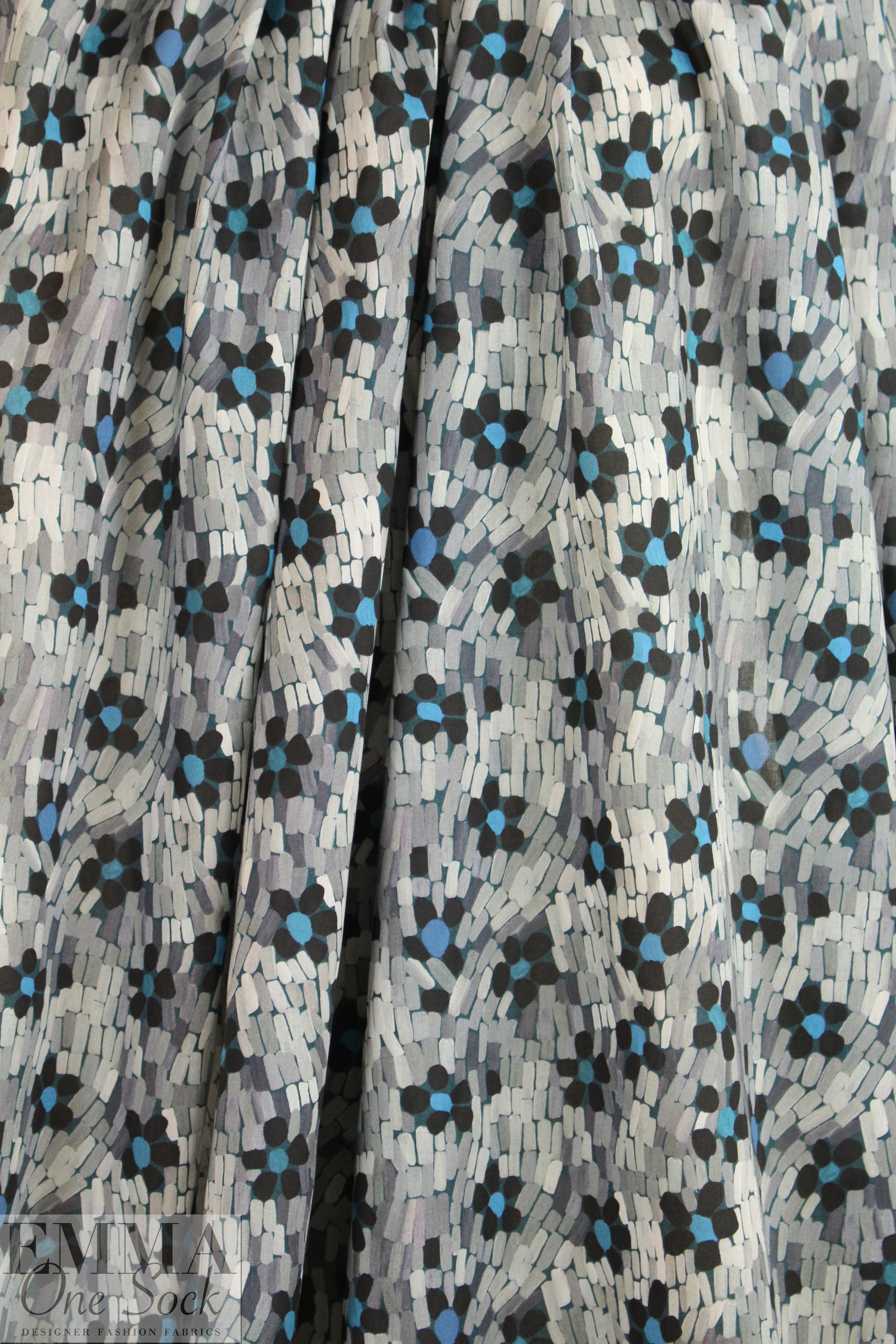Liberty Art Fabrics: 'Daisy Roar - C' Tana lawn