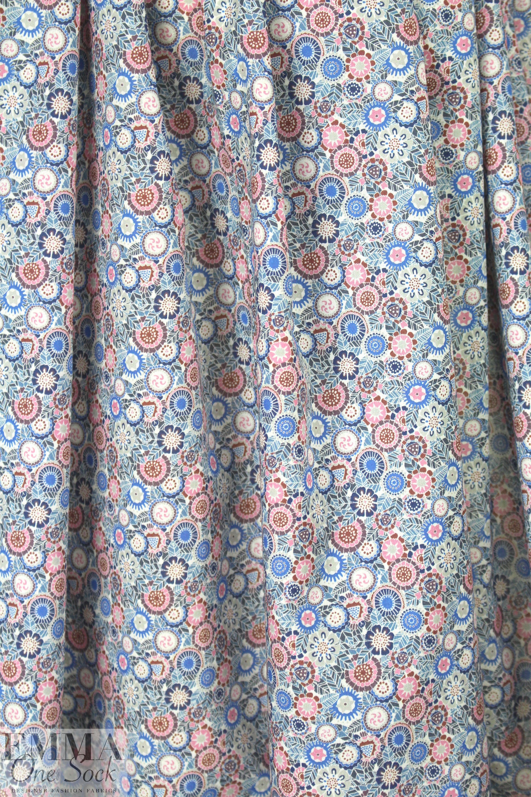 Liberty Art Fabrics: 'Sun Gleam A' Tana lawn .75 yds