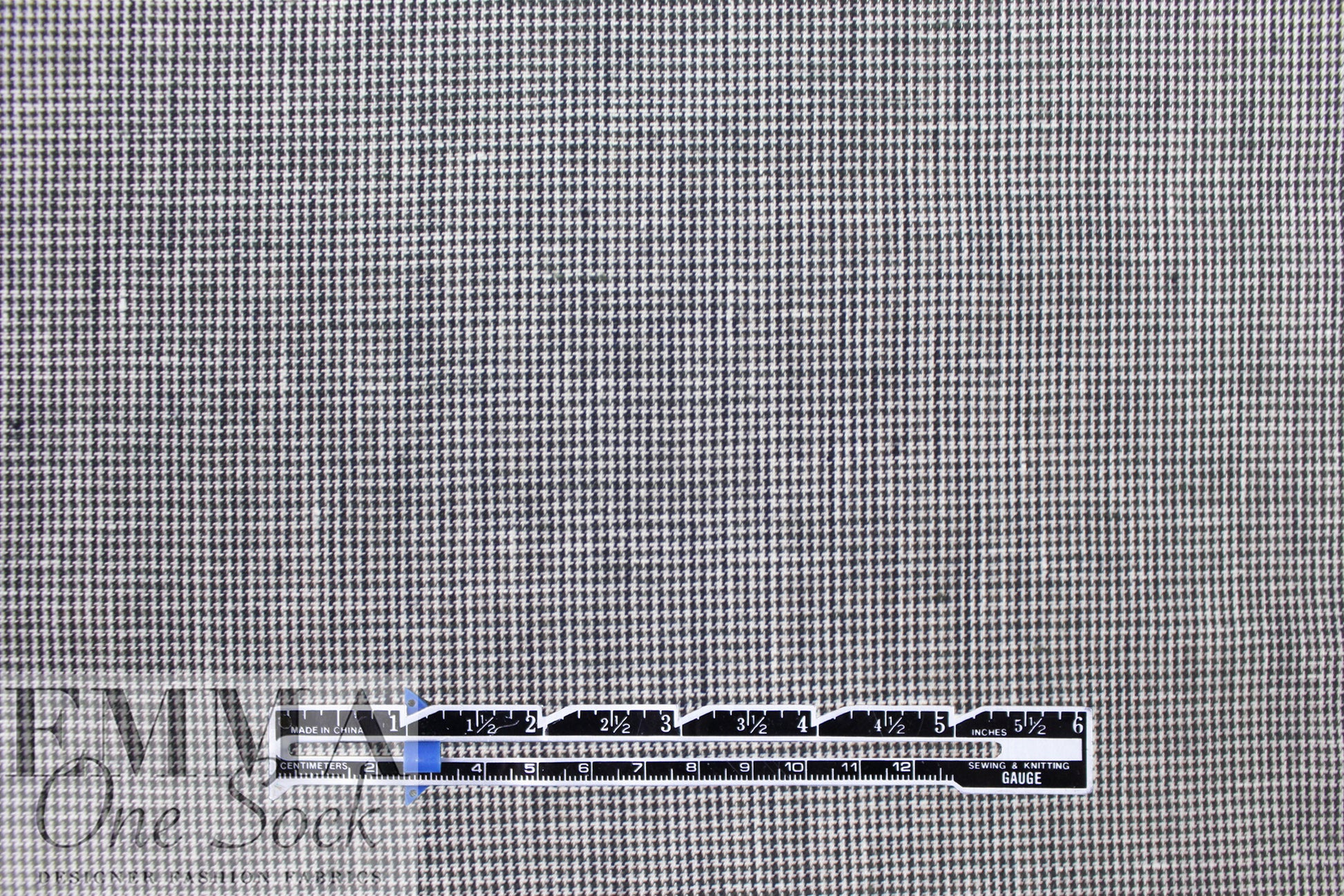 European micro-houndstooth linen woven - black/off white 1.625 yd