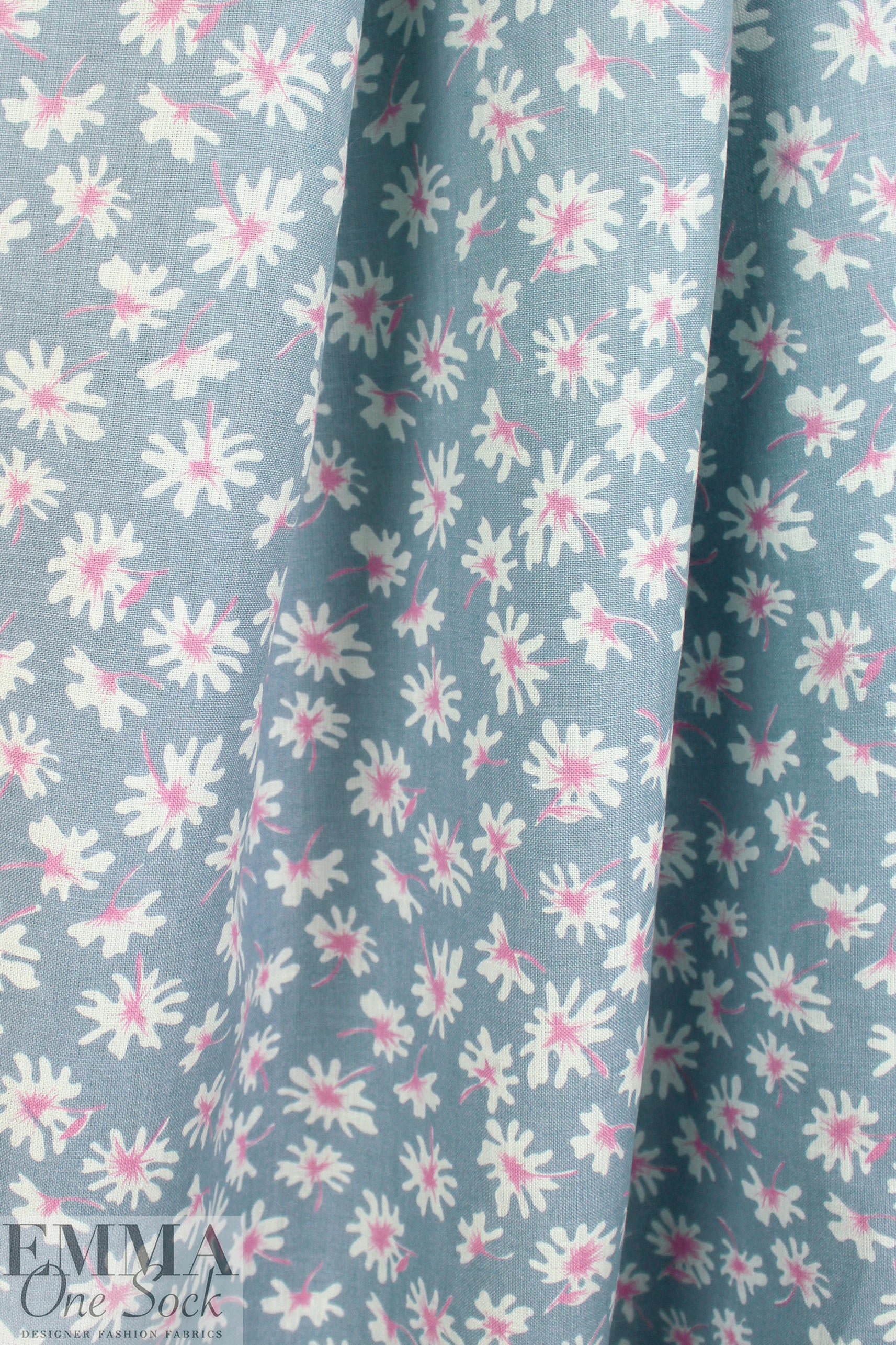 flower flurry linen woven - dusty denim/peony .5 yds