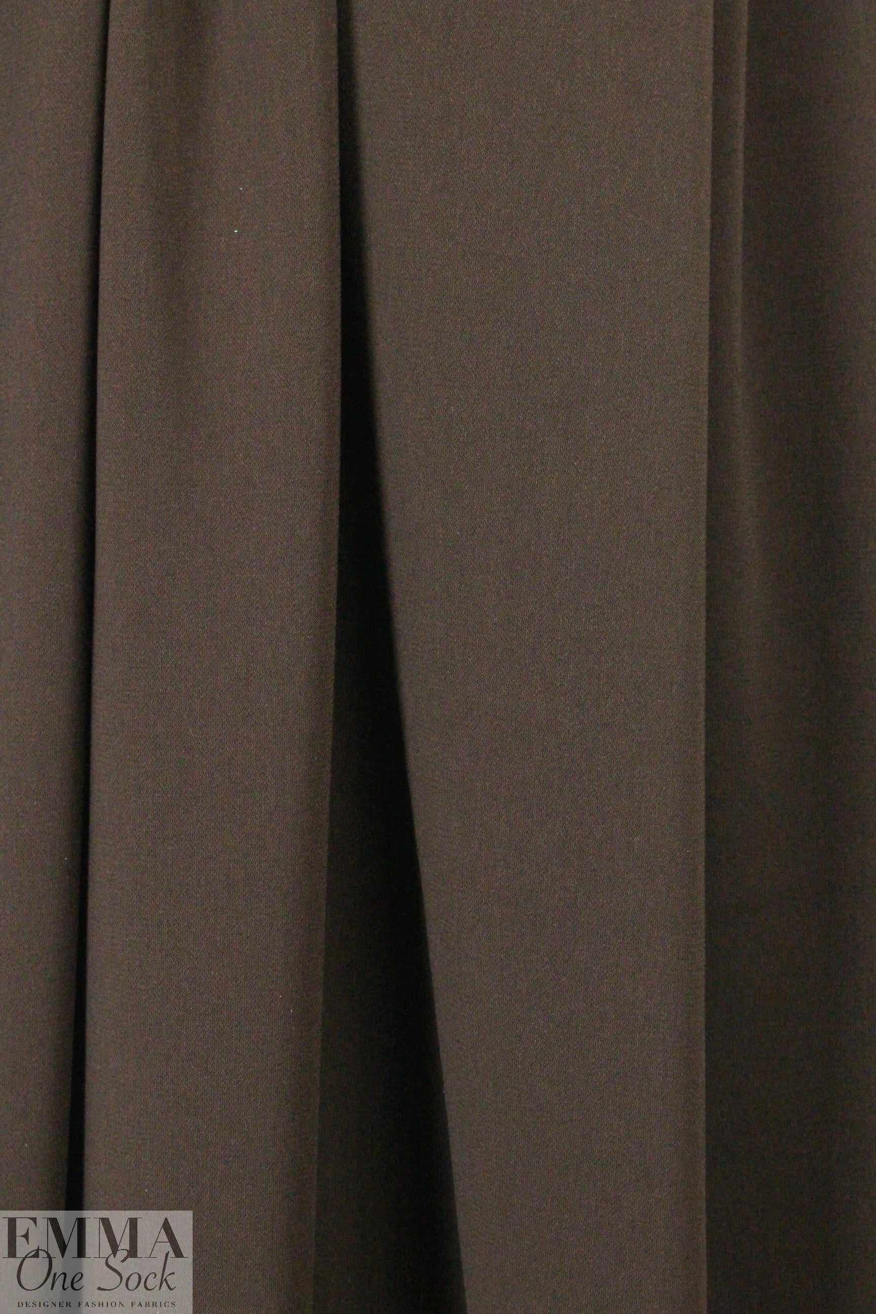 hi-tech stretch crepe 'matte hybrid' - dk. choc. 2 yds