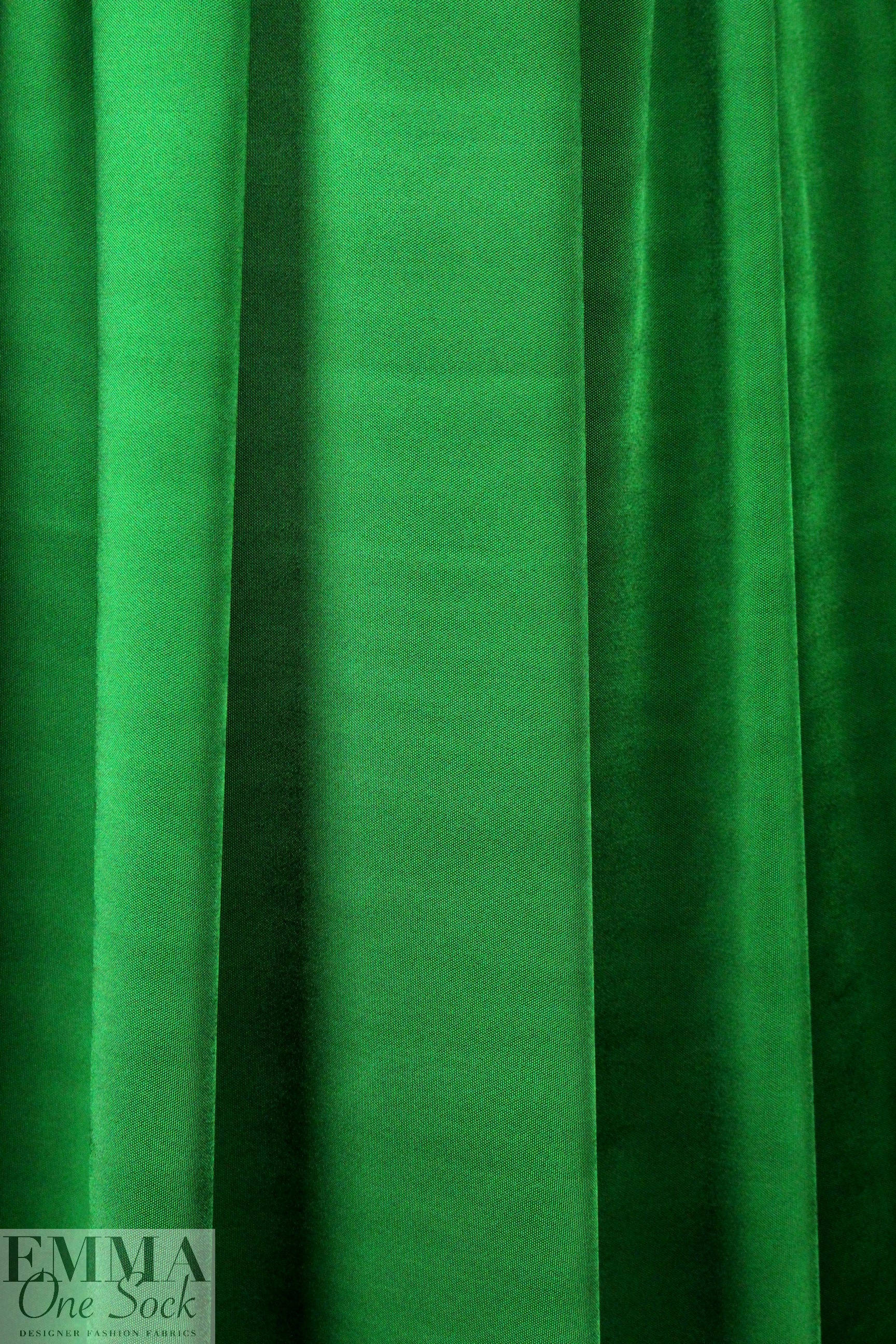 famous designer beefy matte jersey knit - emerald 2.25 yds