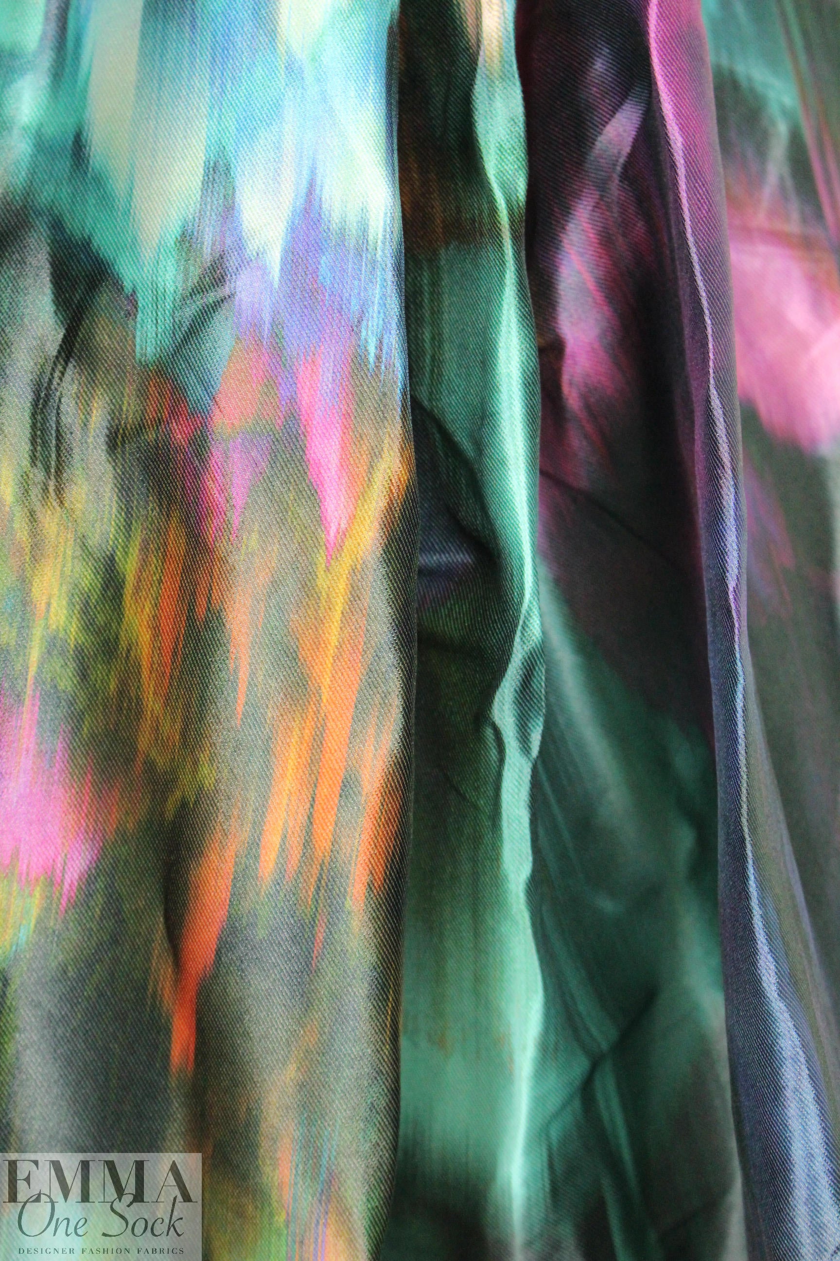 Italian poly/visc/metal abstract crush woven