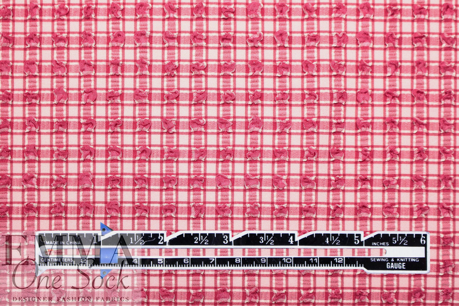 Rache1 Comey textured 'gingham pucker' - red plum/white .75 yds